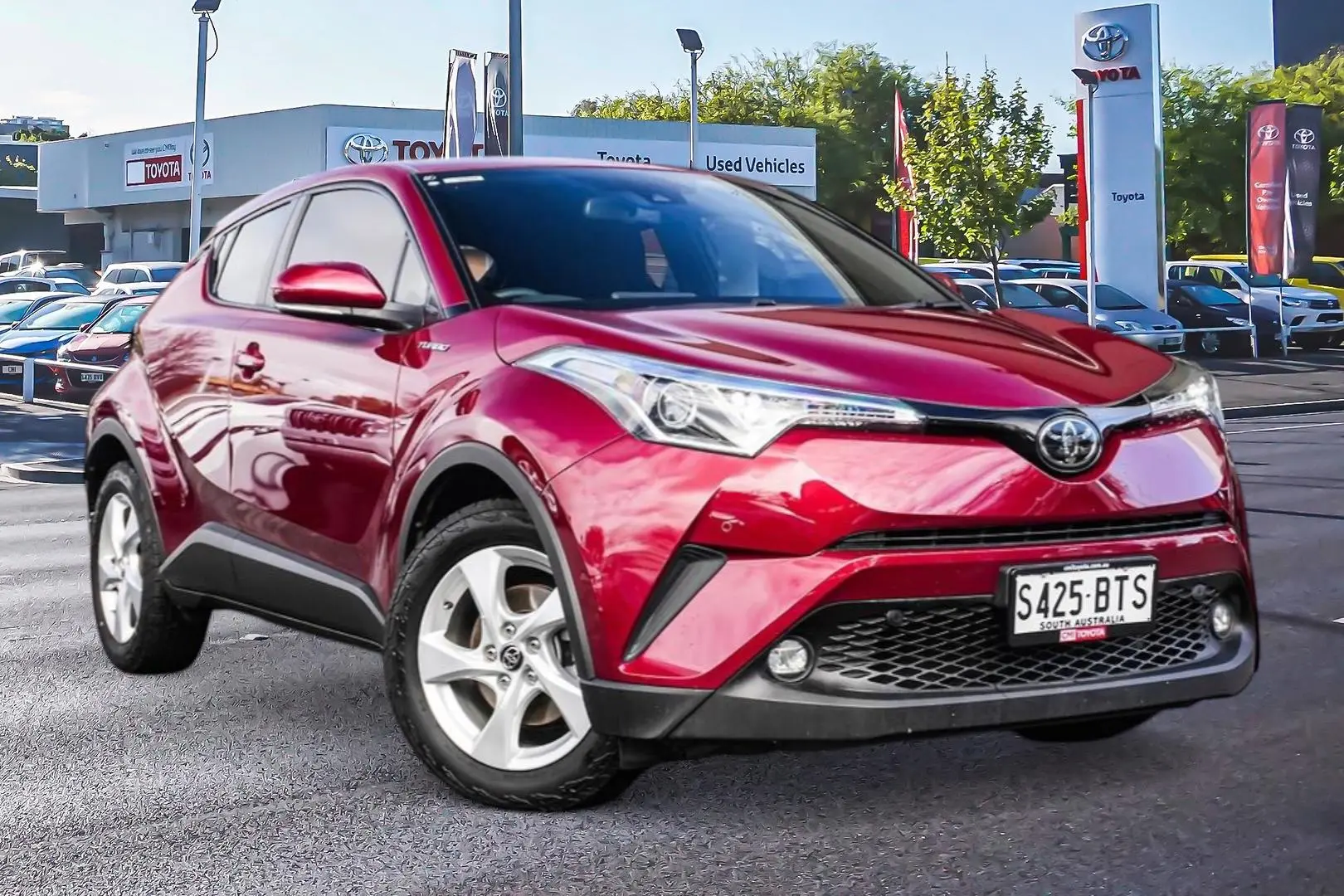 2017 Toyota C-HR Gallery Image 1