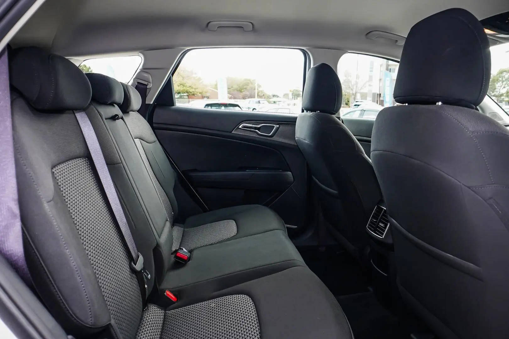 2023 Kia Sportage Gallery Image 7