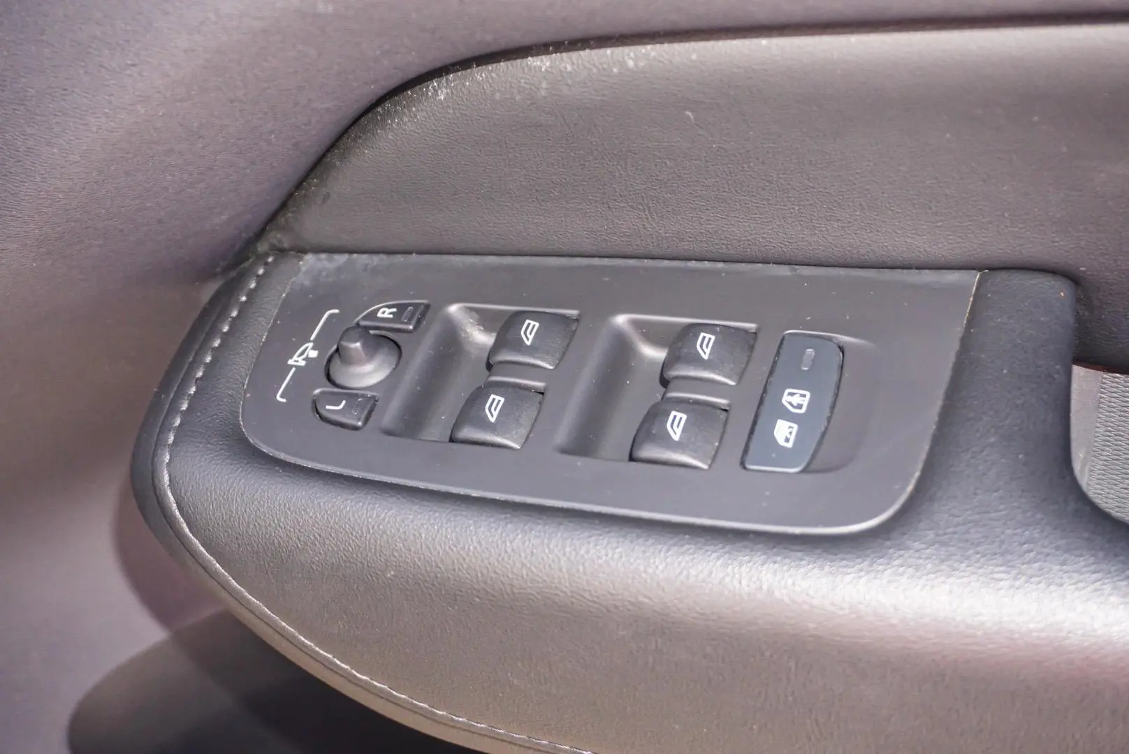 2023 Volvo XC60 Gallery Image 19