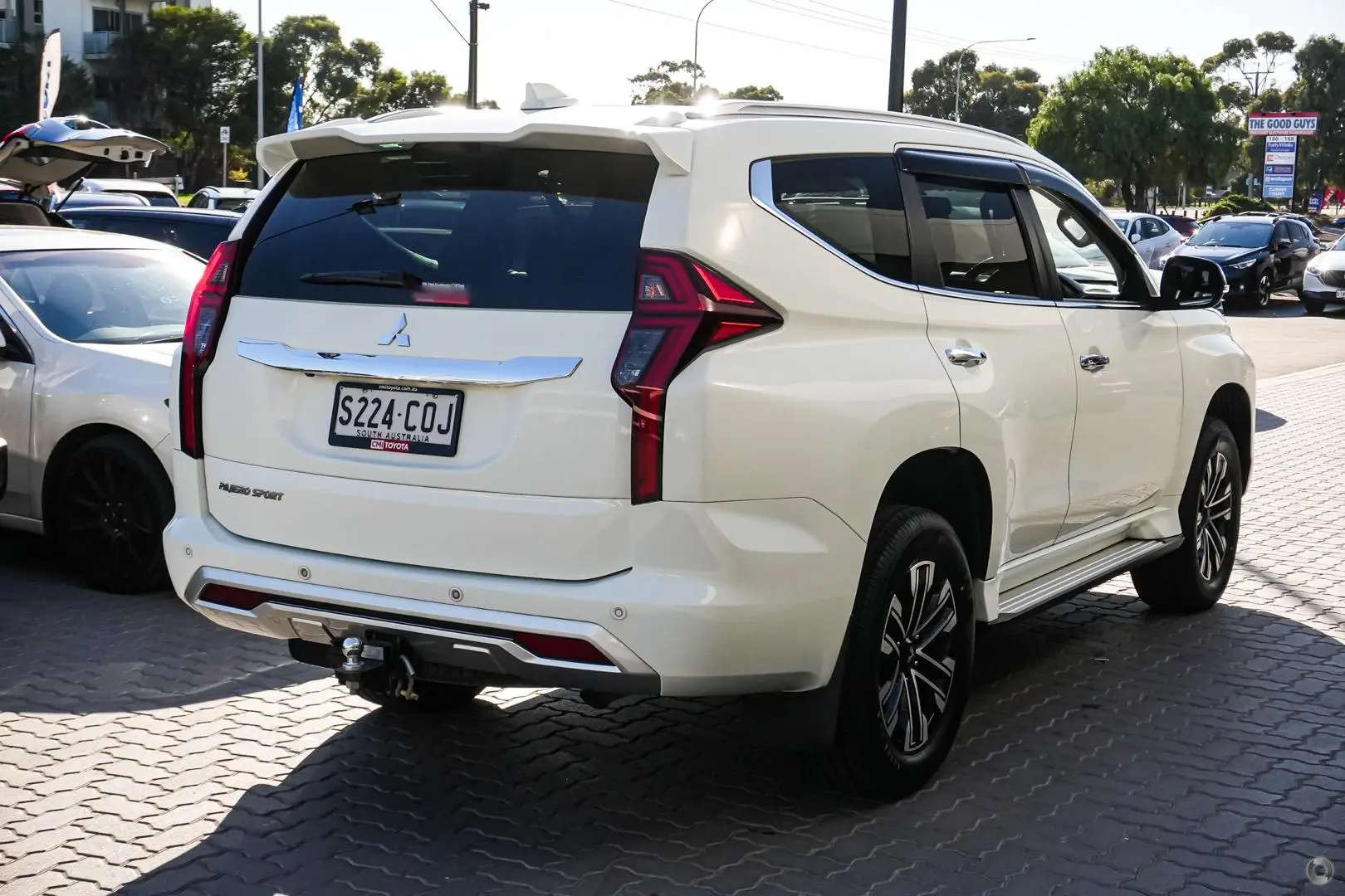 2022 Mitsubishi Pajero Sport Gallery Image 4