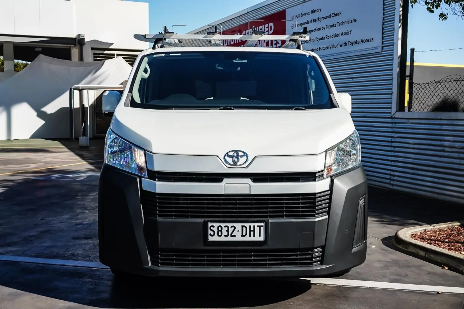 2020 Toyota Hiace Gallery Image 5