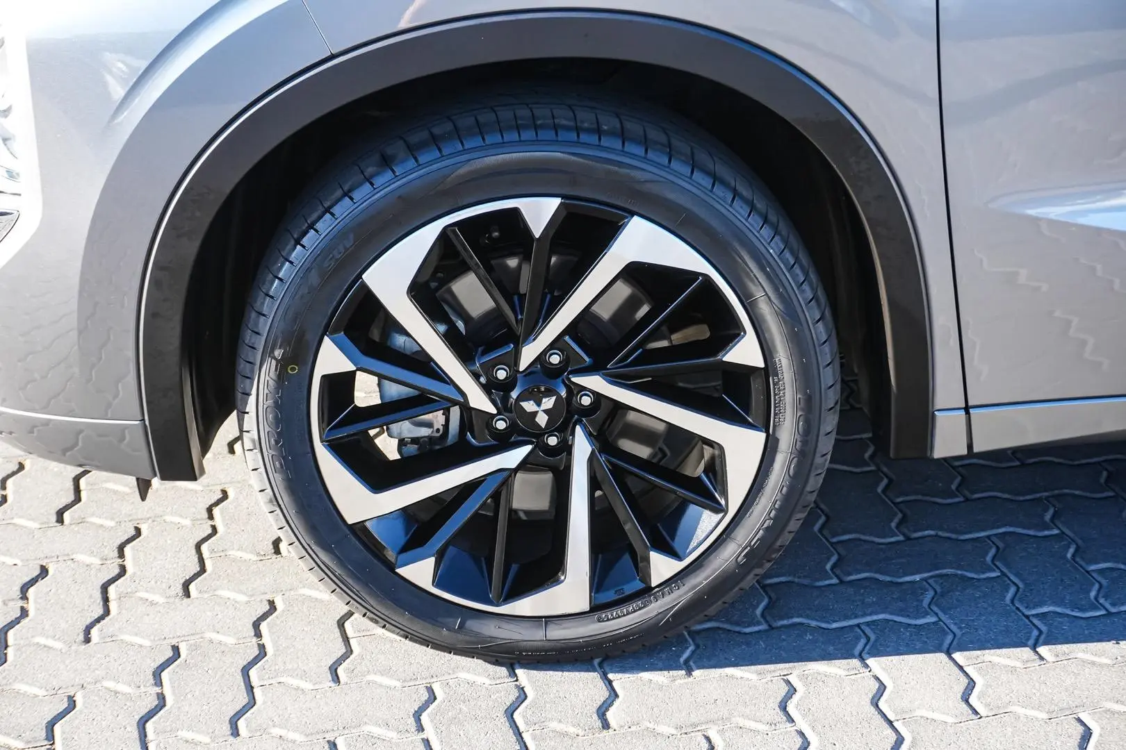 2023 Mitsubishi Outlander Gallery Image 13