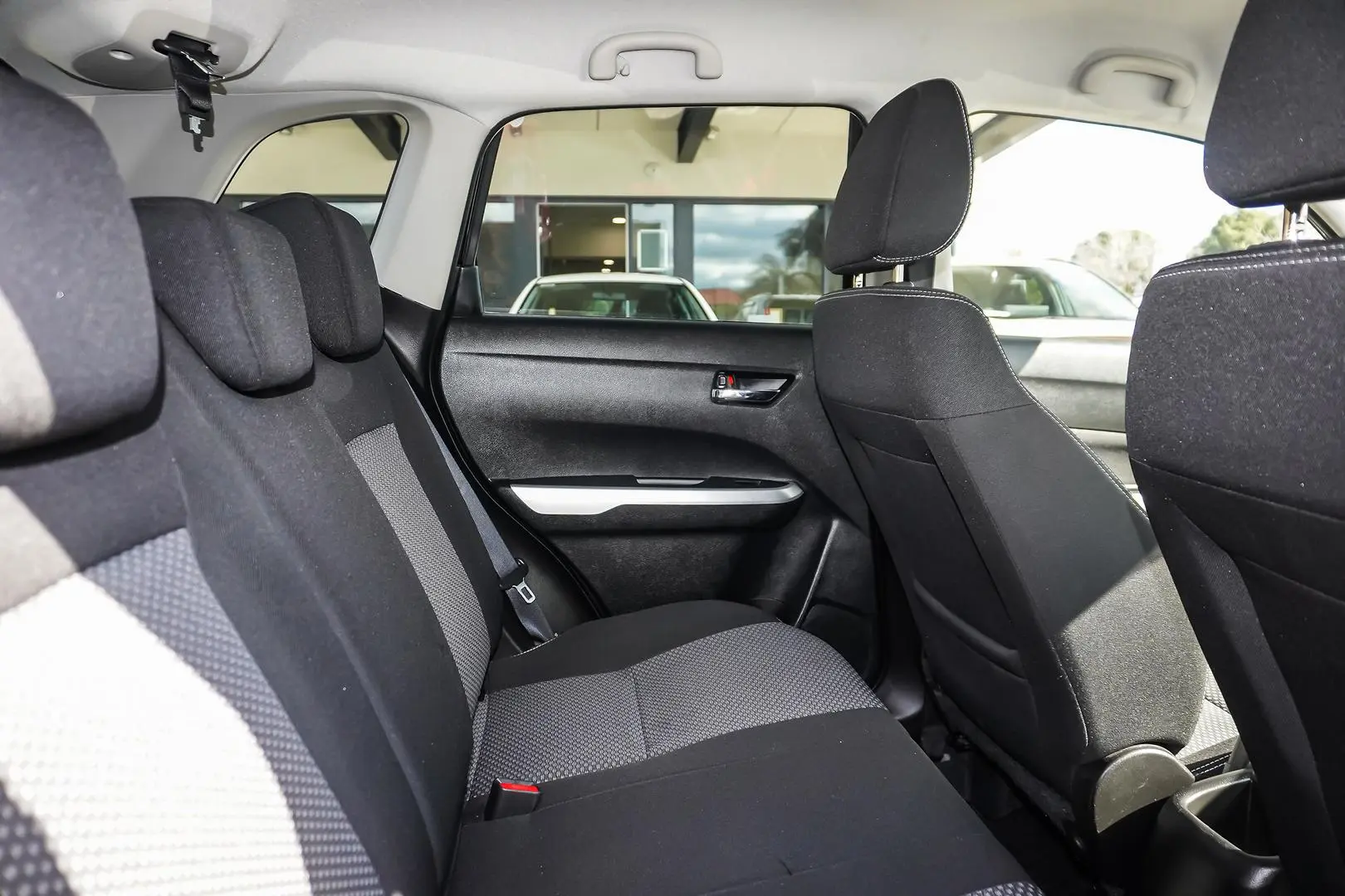 2015 Suzuki Vitara Gallery Image 7