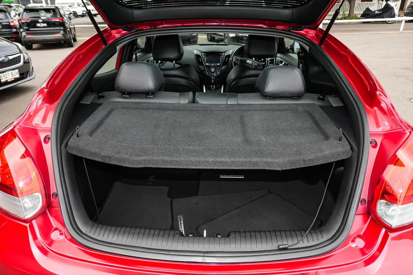 2014 Hyundai Veloster Gallery Image 10