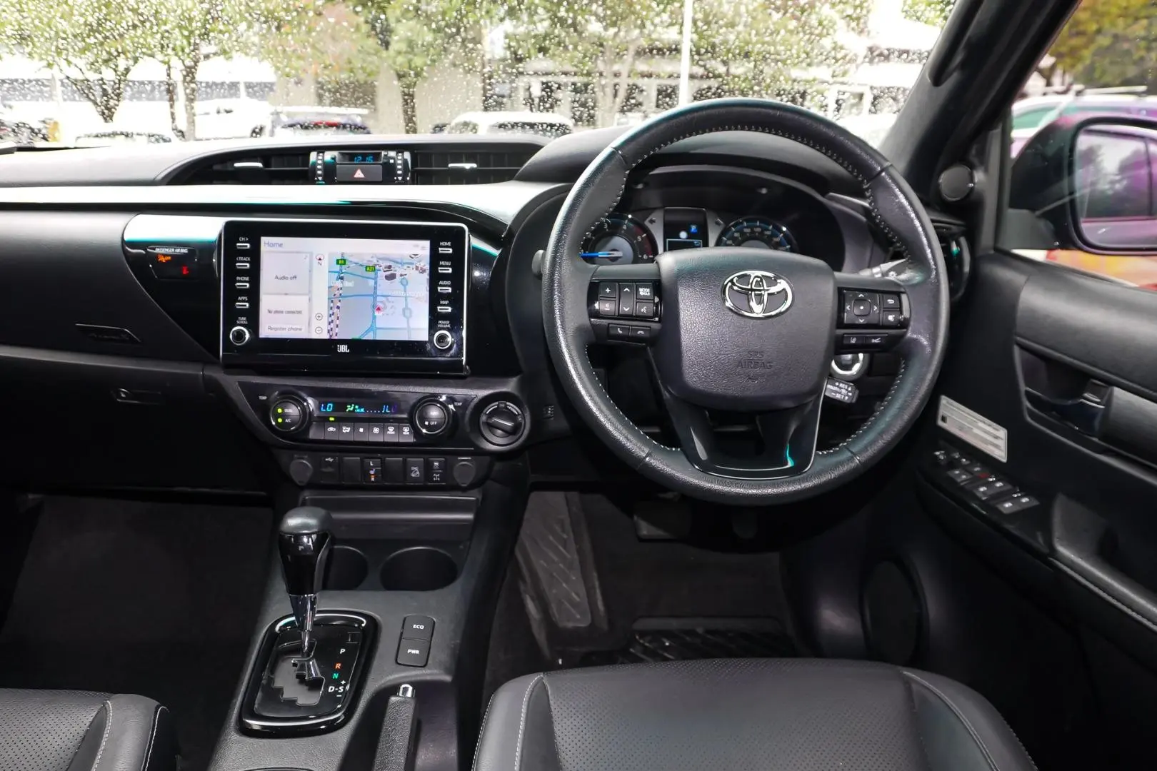 2022 Toyota Hilux Gallery Image 8