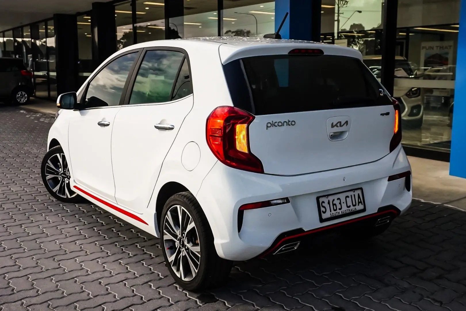 2022 Kia Picanto Gallery Image 3