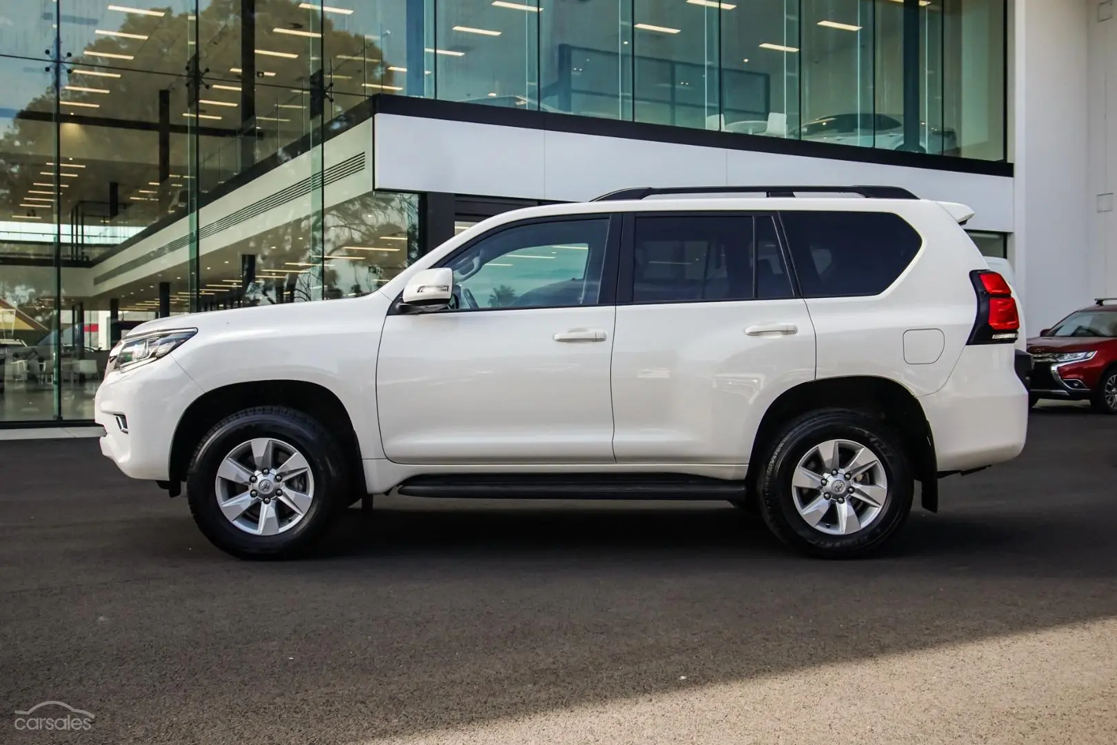 2022 Toyota Landcruiser Prado Image 3