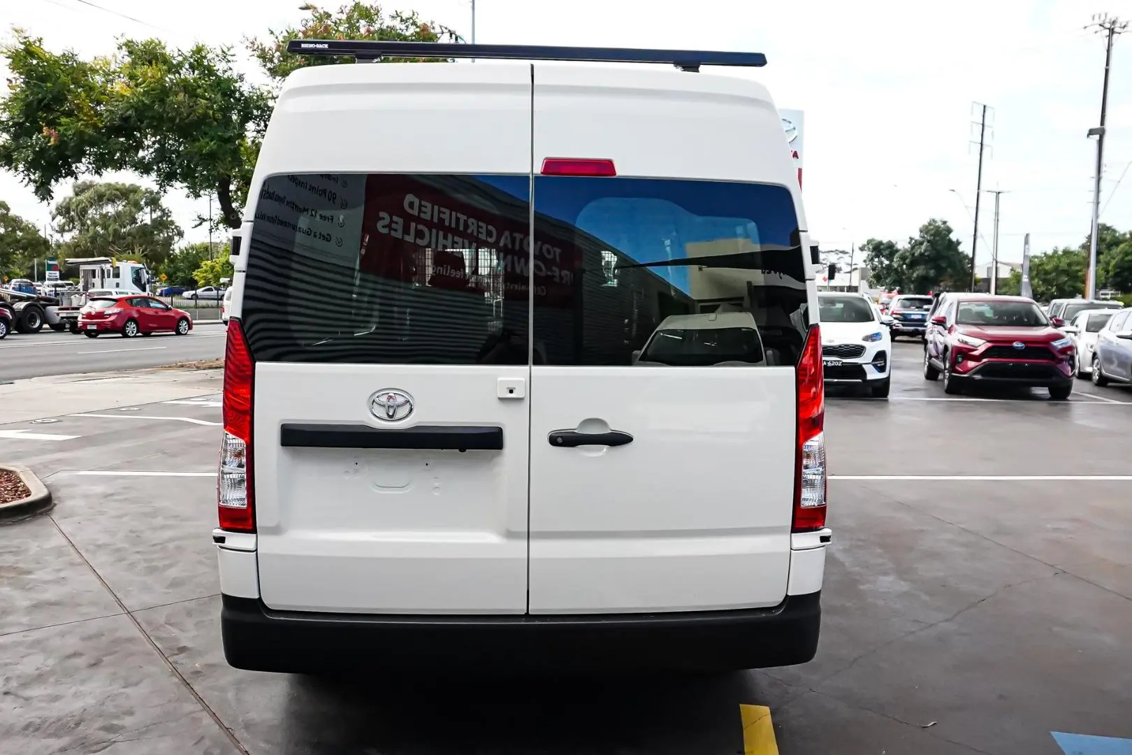 2025 Toyota Hiace Gallery Image 5