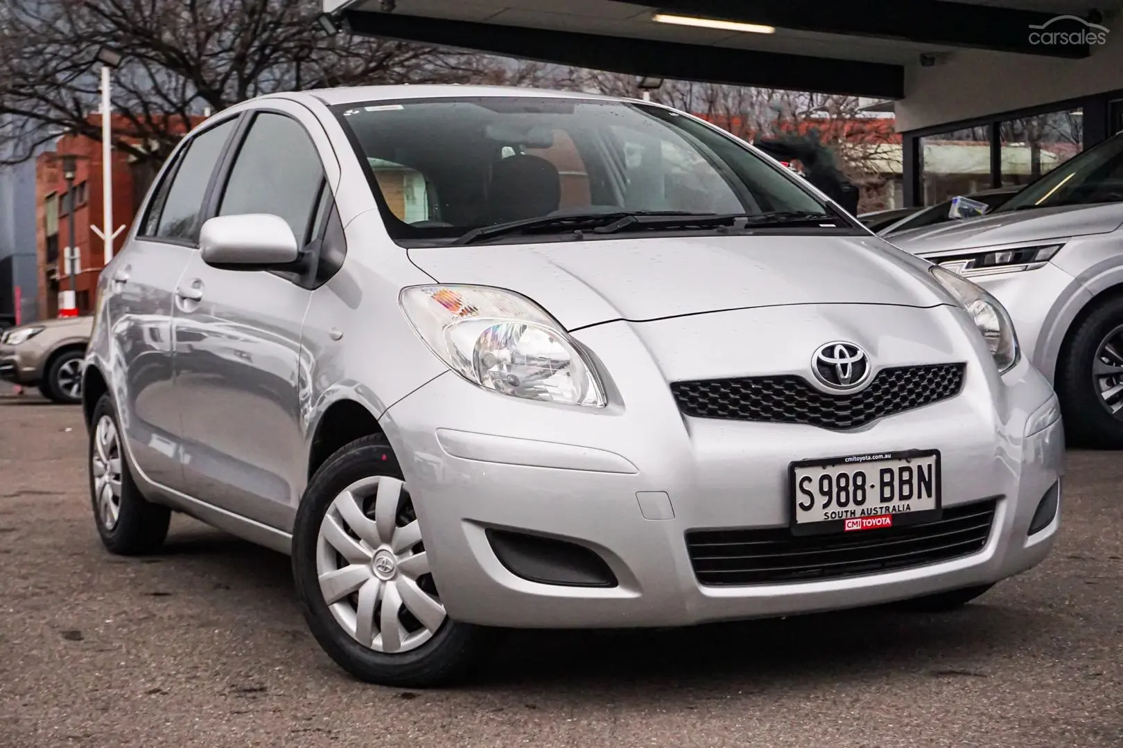 2010 Toyota Yaris Image 2