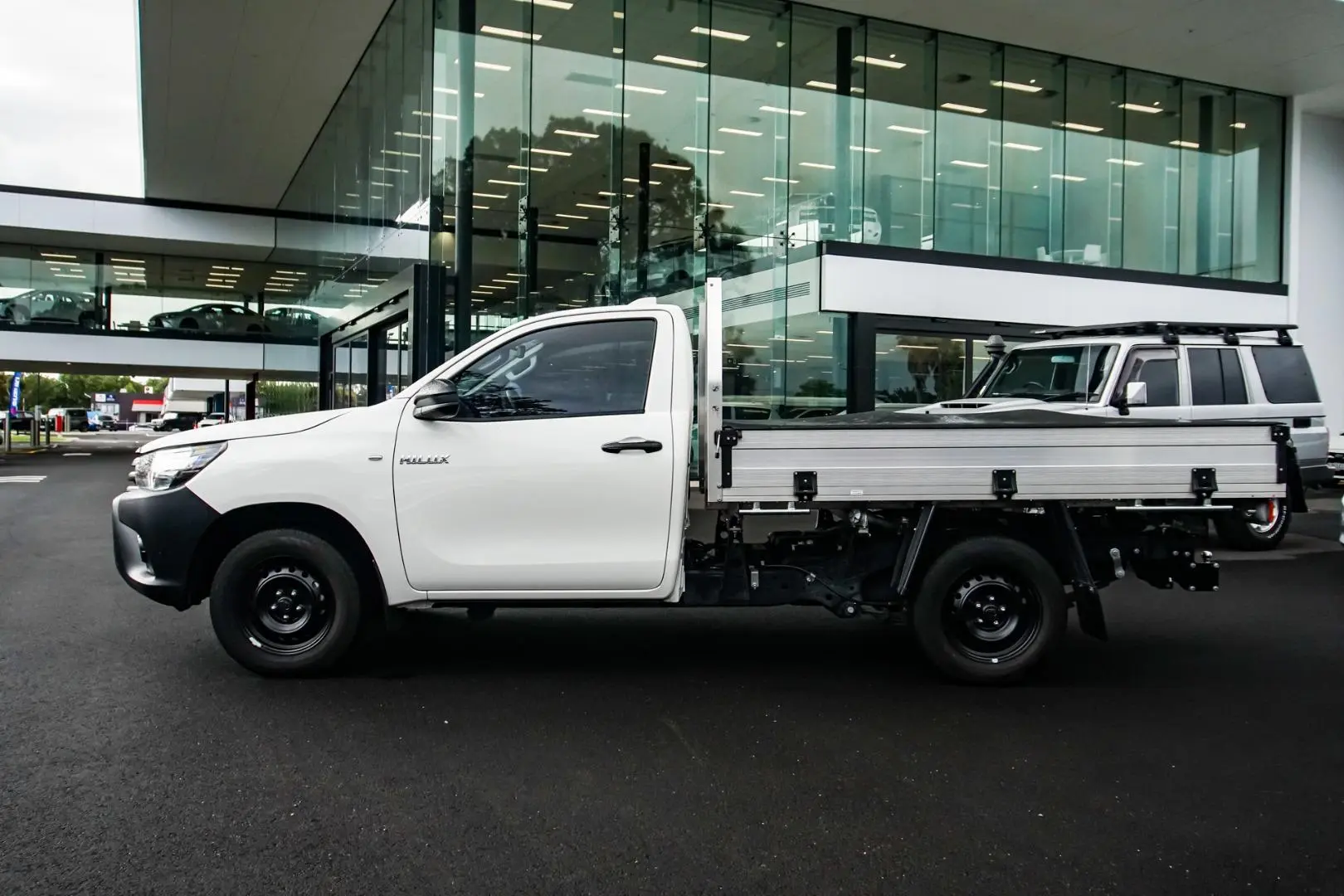 2022 Toyota Hilux Gallery Image 3