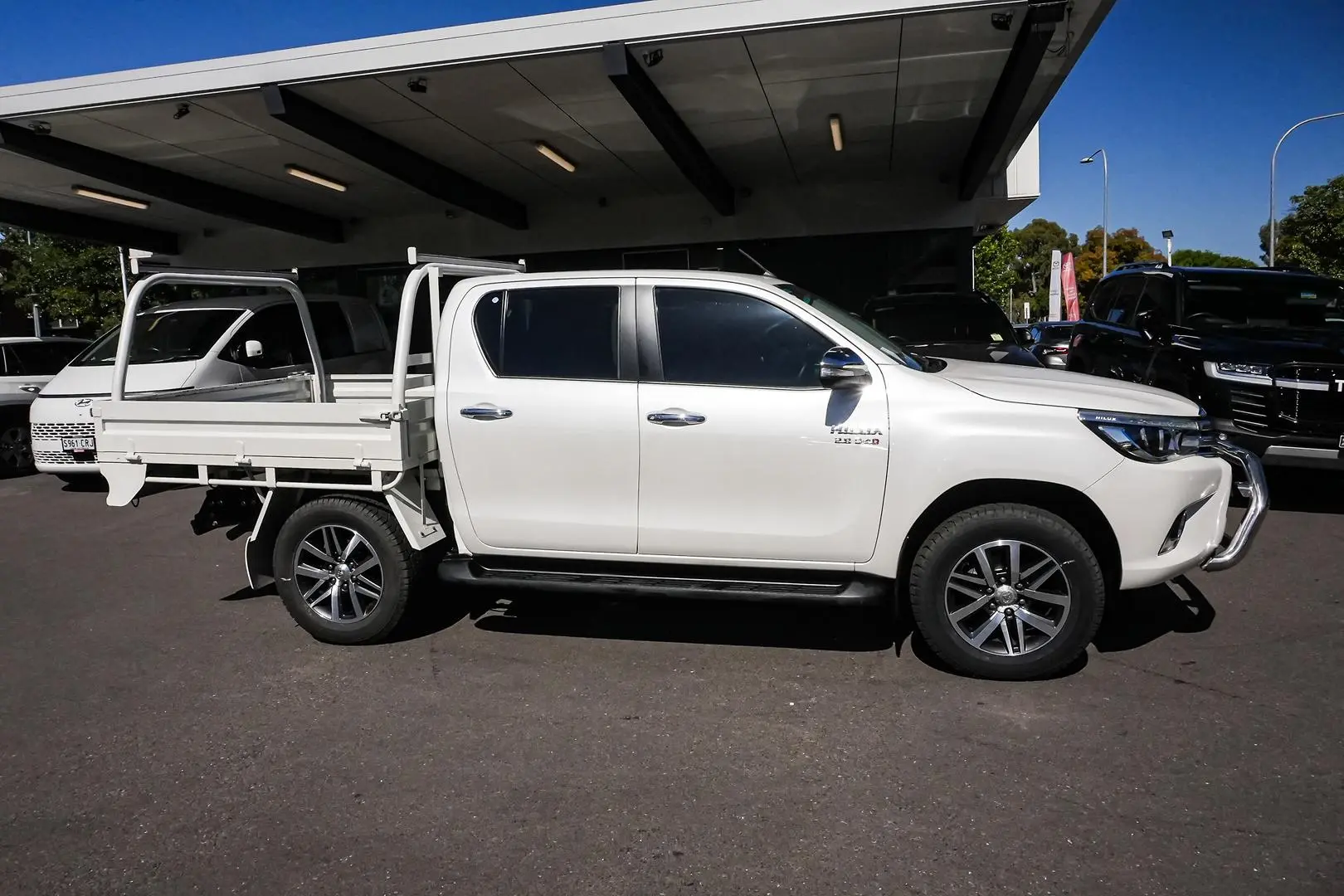 2016 Toyota Hilux Gallery Image 3