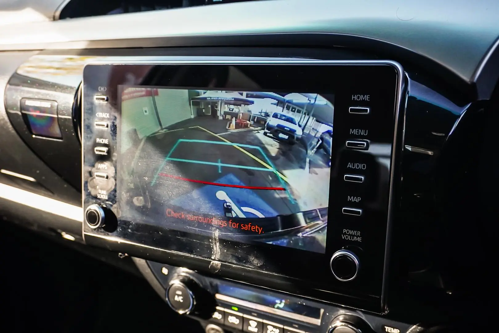 2021 Toyota Hilux Gallery Image 24