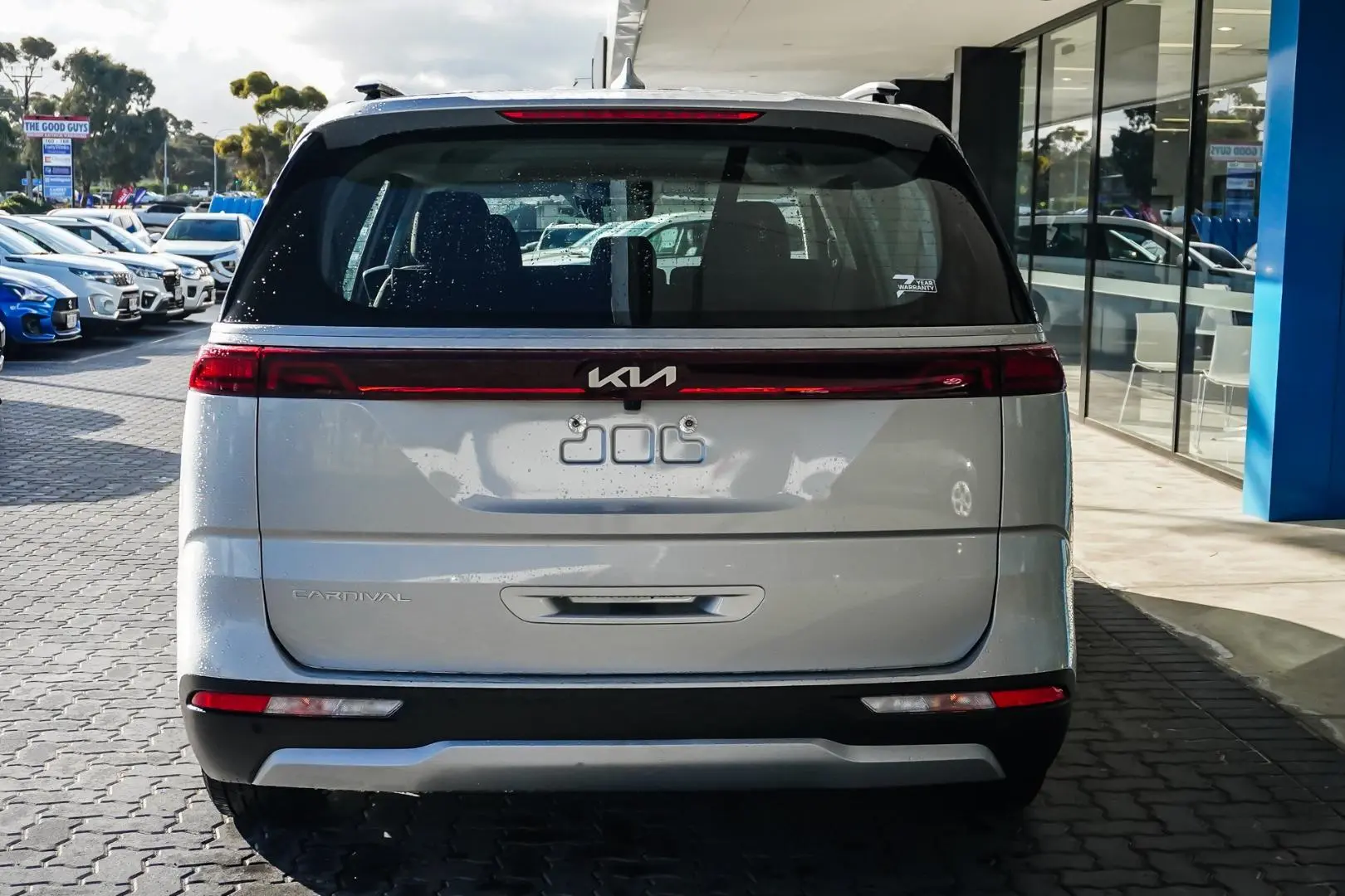 2022 Kia Carnival Gallery Image 6
