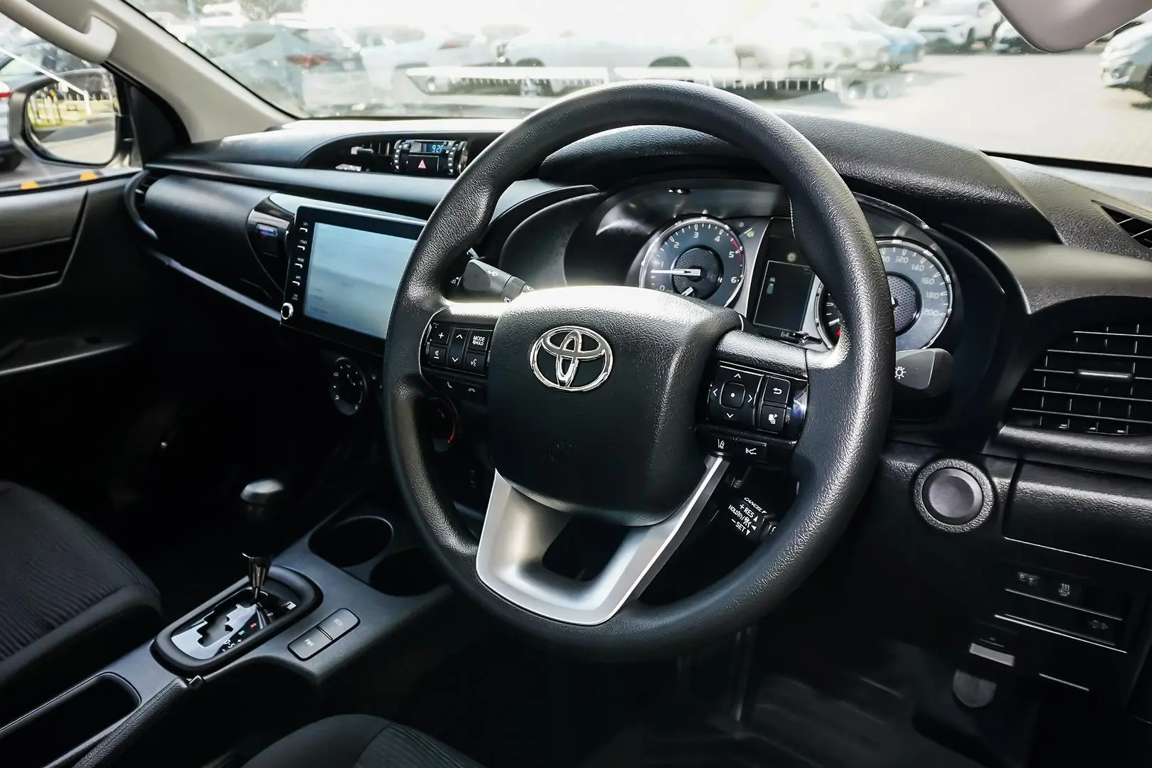 2022 Toyota Hilux Gallery Image 6