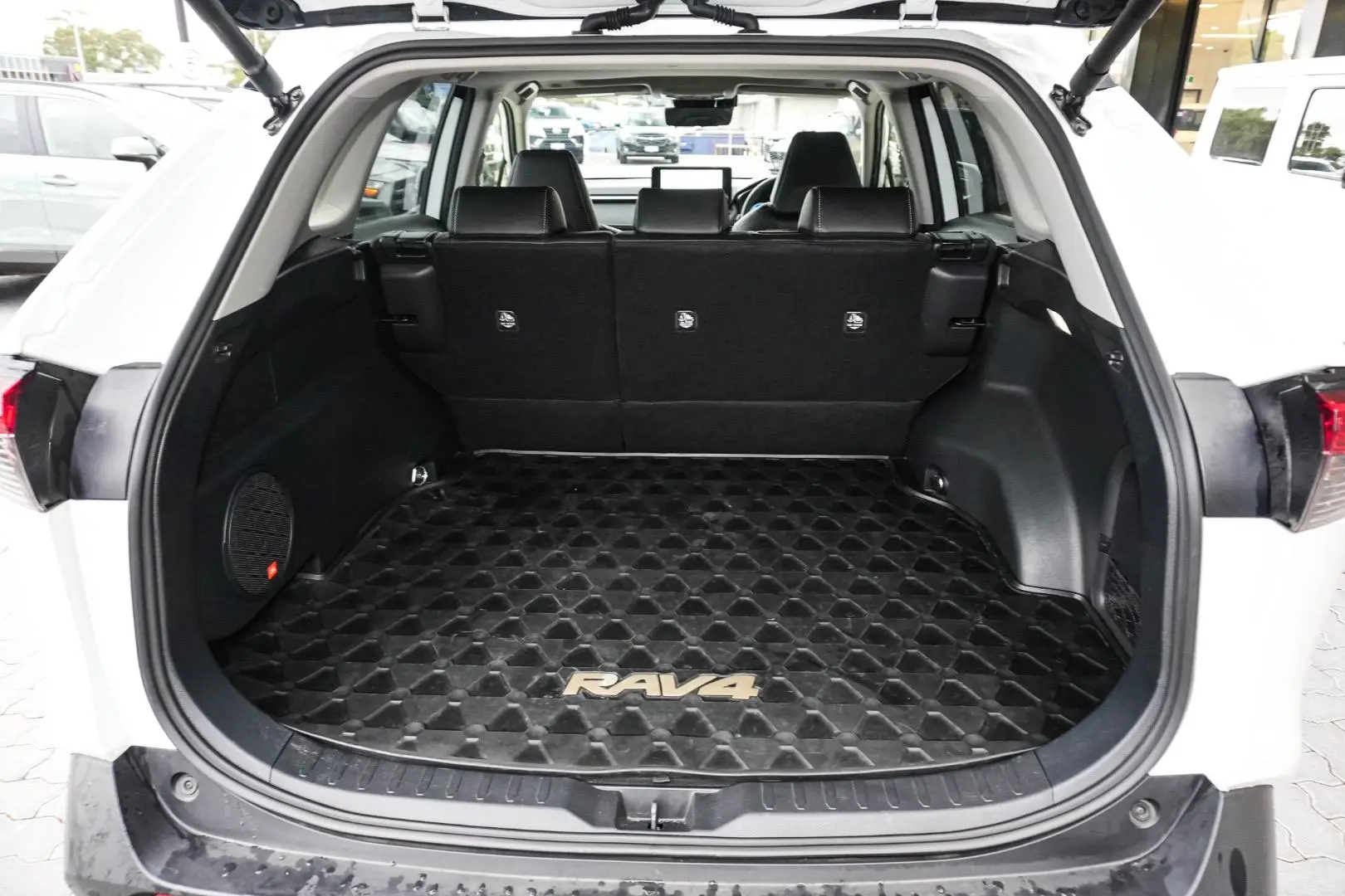 2024 Toyota RAV4 Gallery Image 11
