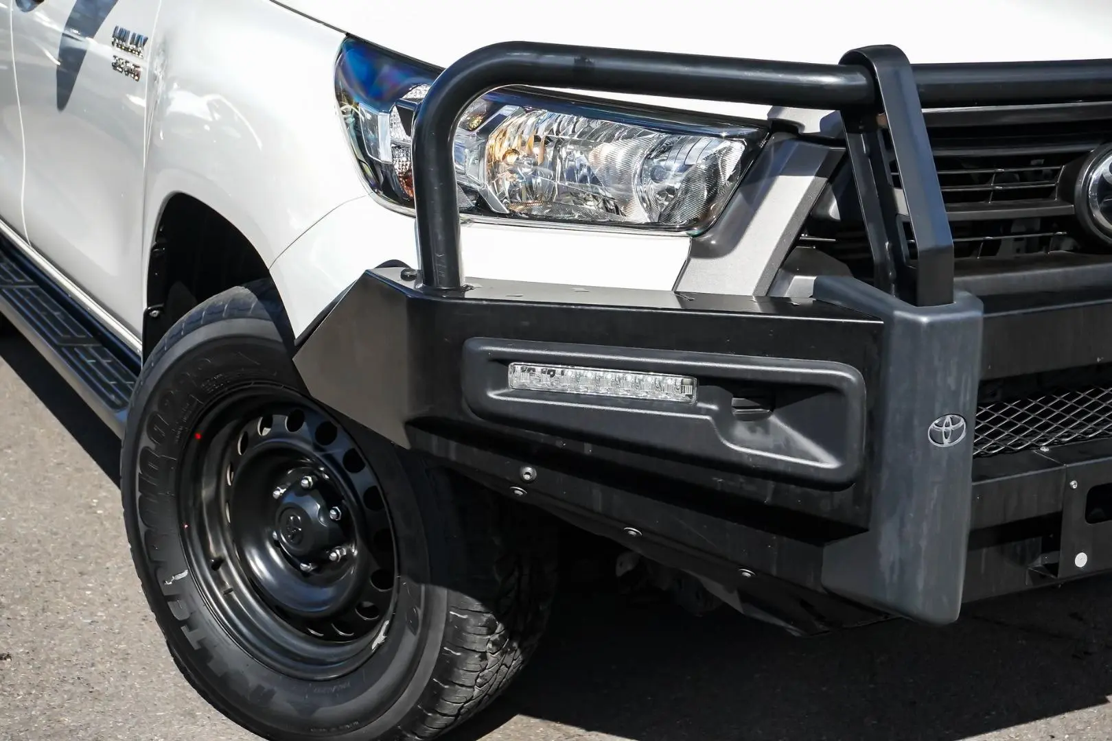 2022 Toyota Hilux Gallery Image 8