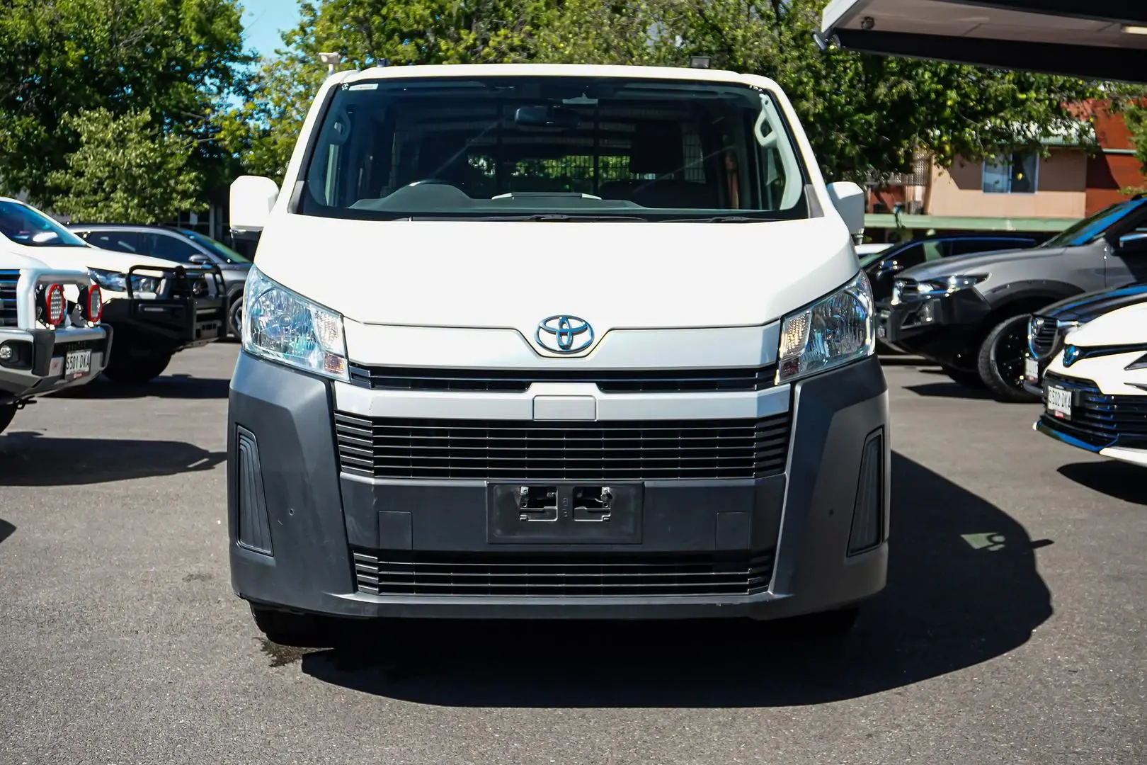 2020 Toyota Hiace Gallery Image 4