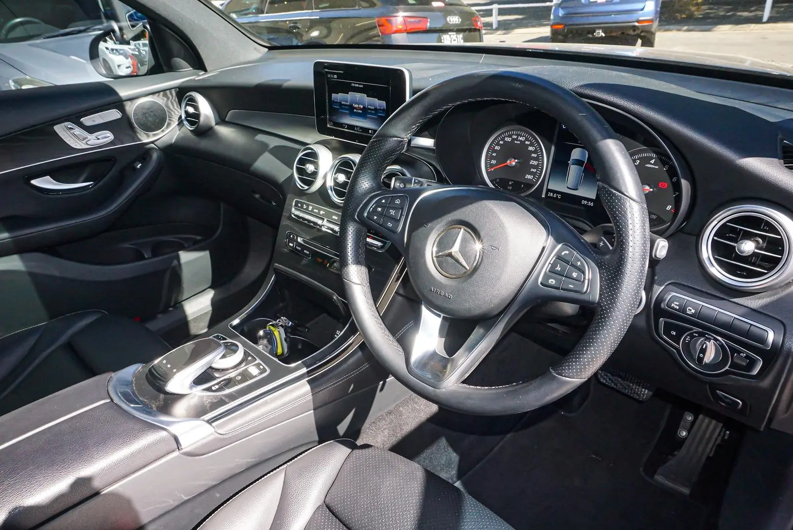 2018 Mercedes-Benz Glc-Class Gallery Image 7