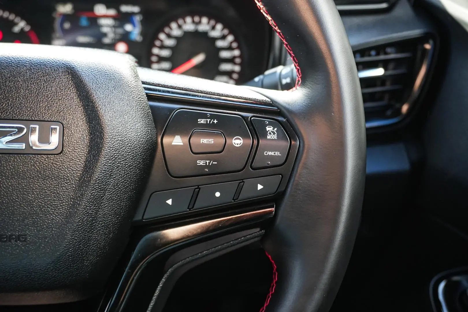 2023 Isuzu D-MAX Gallery Image 21
