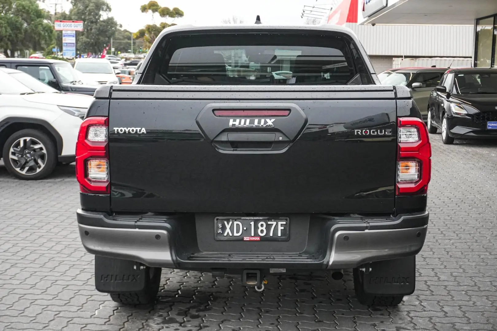 2022 Toyota Hilux Gallery Image 6