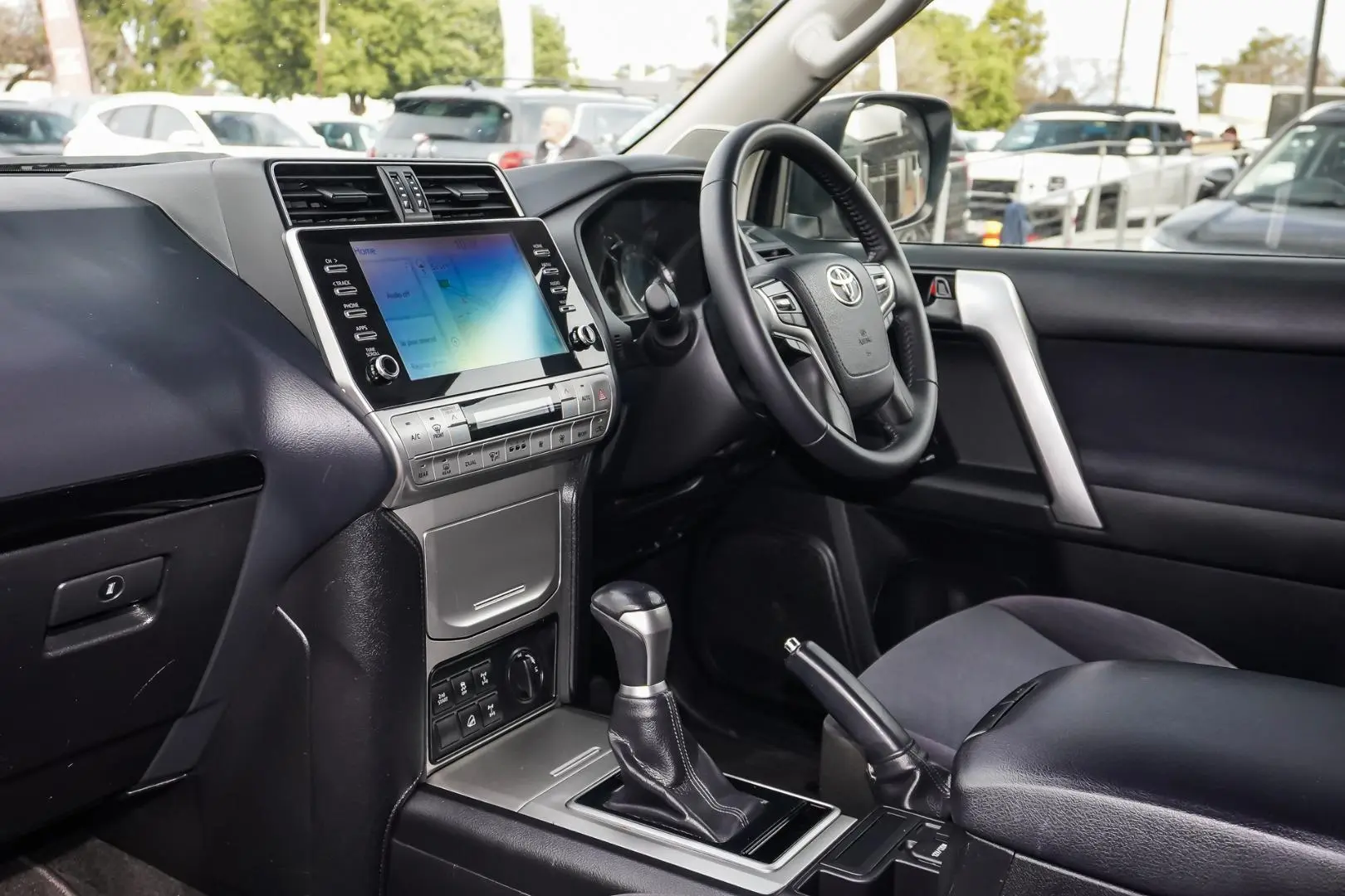 2021 Toyota Landcruiser Prado Gallery Image 11
