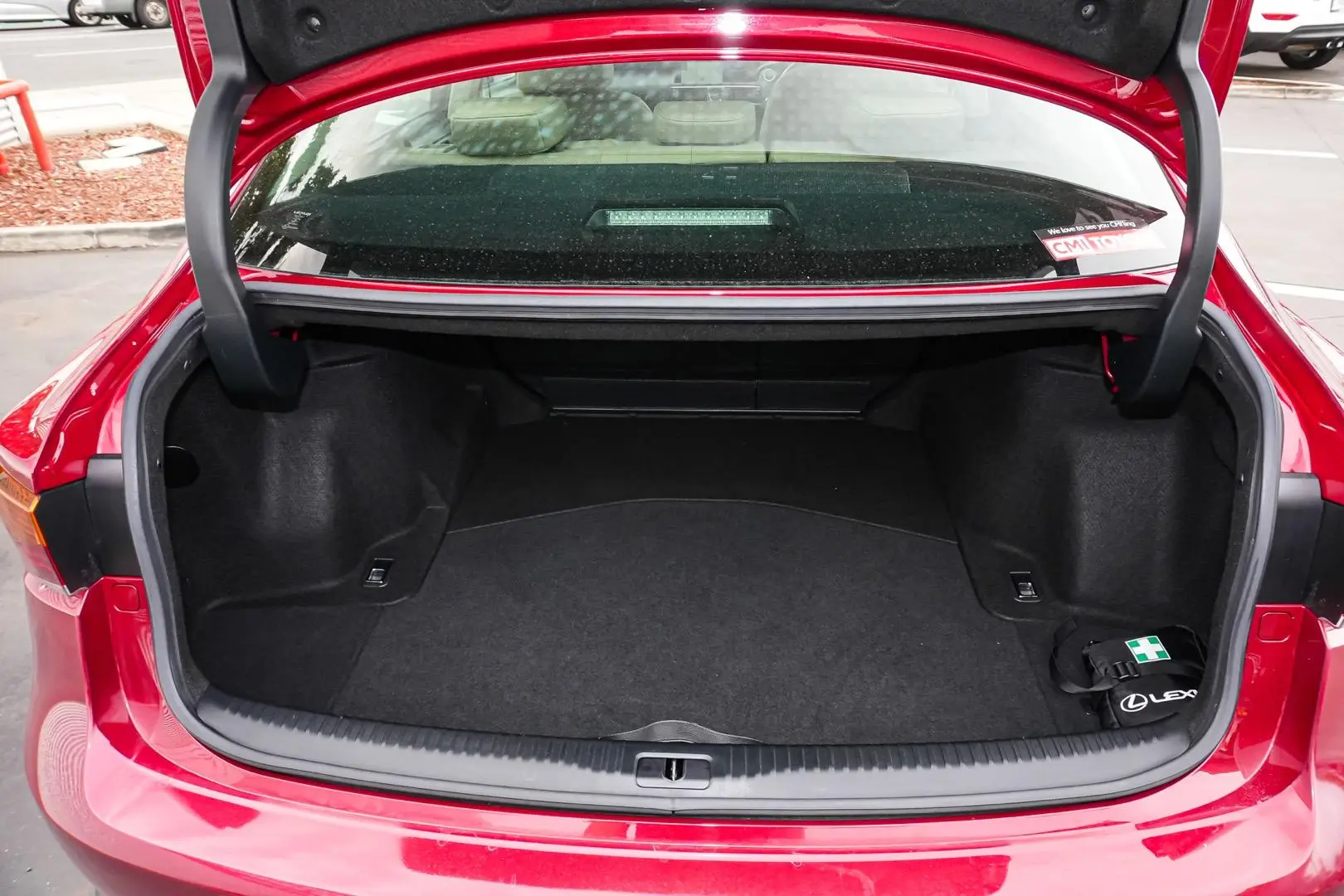 2020 Lexus IS Gallery Image 11