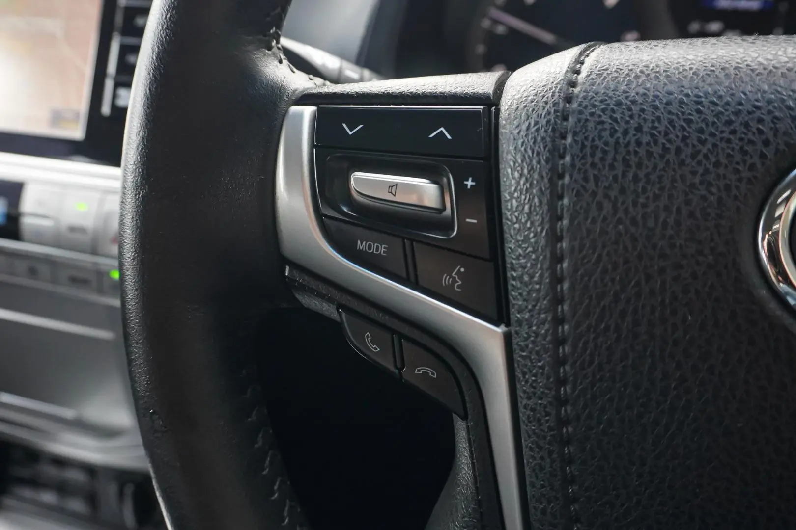 2018 Toyota Landcruiser Prado Gallery Image 19