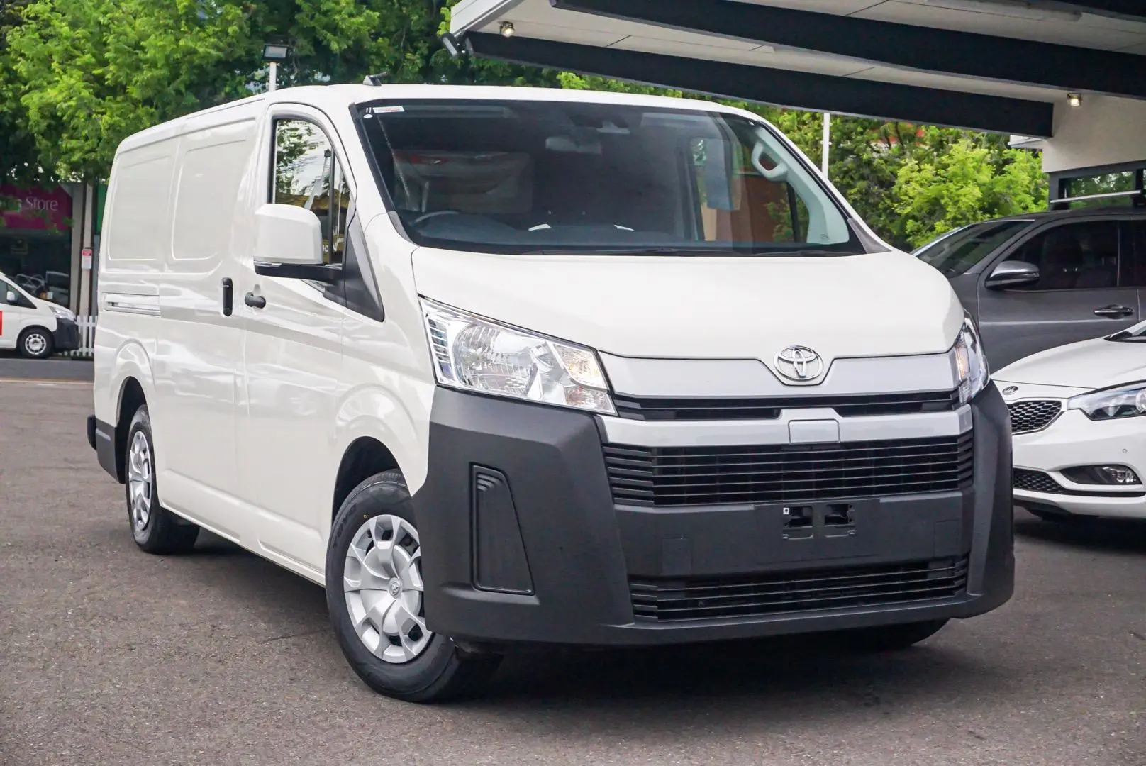 2020 Toyota Hiace Image 2