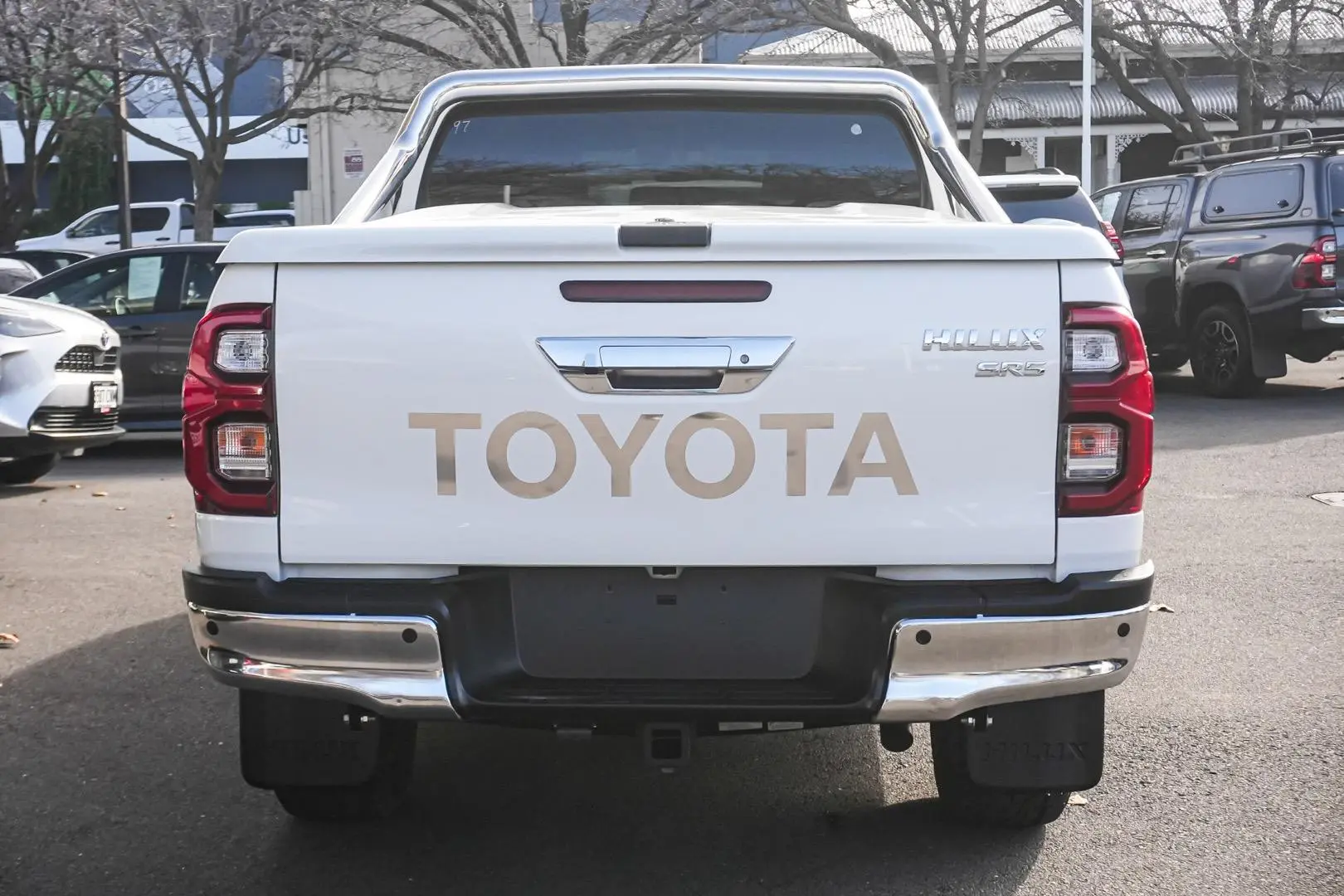 2020 Toyota Hilux Gallery Image 5