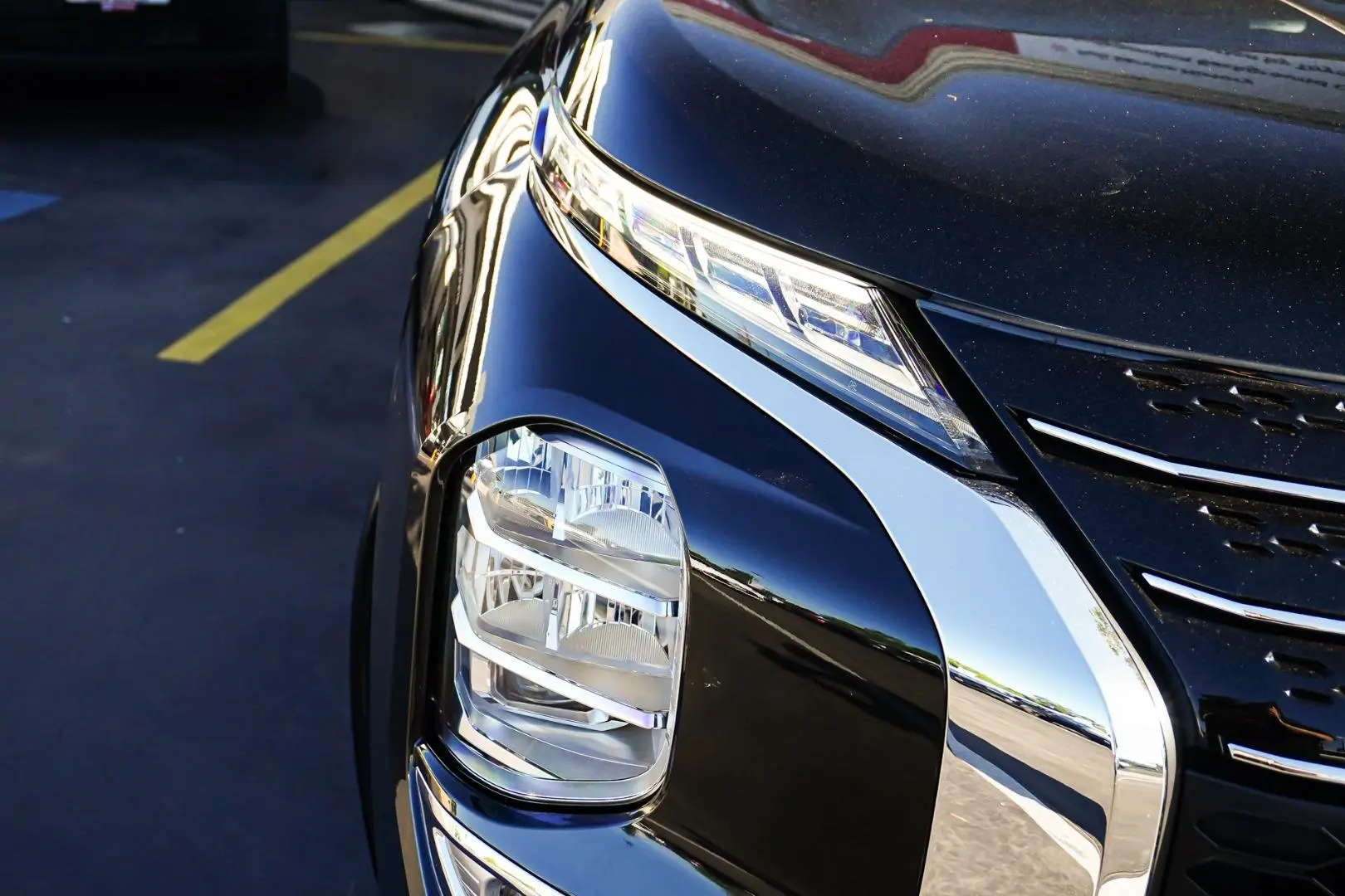 2024 Mitsubishi Outlander Gallery Image 13