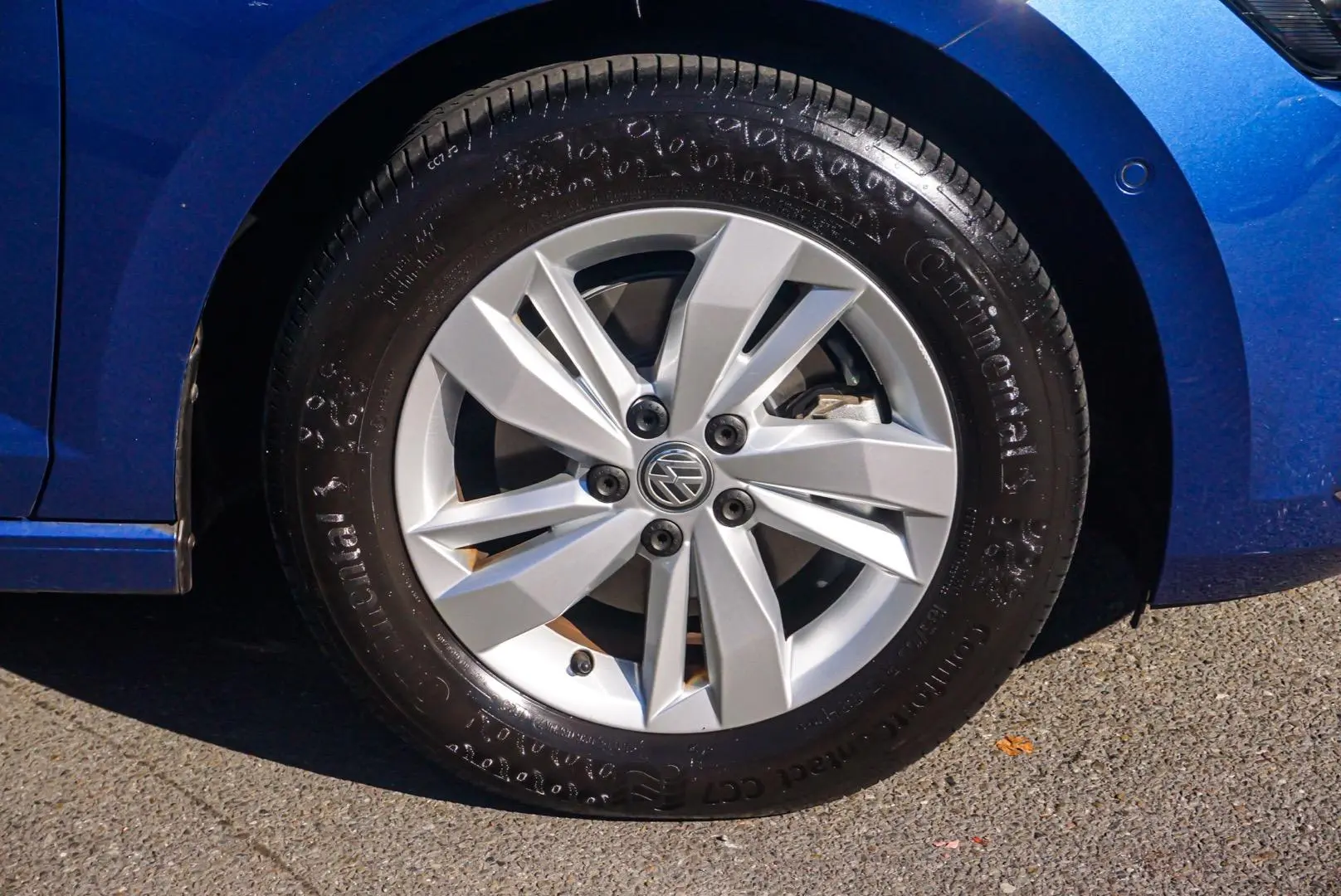 2019 Volkswagen Polo Gallery Image 12