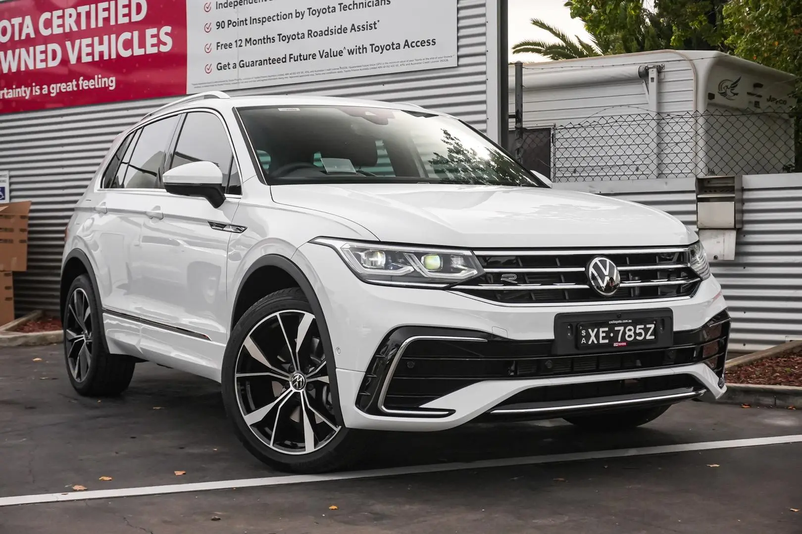 2024 Volkswagen Tiguan Gallery Image 2