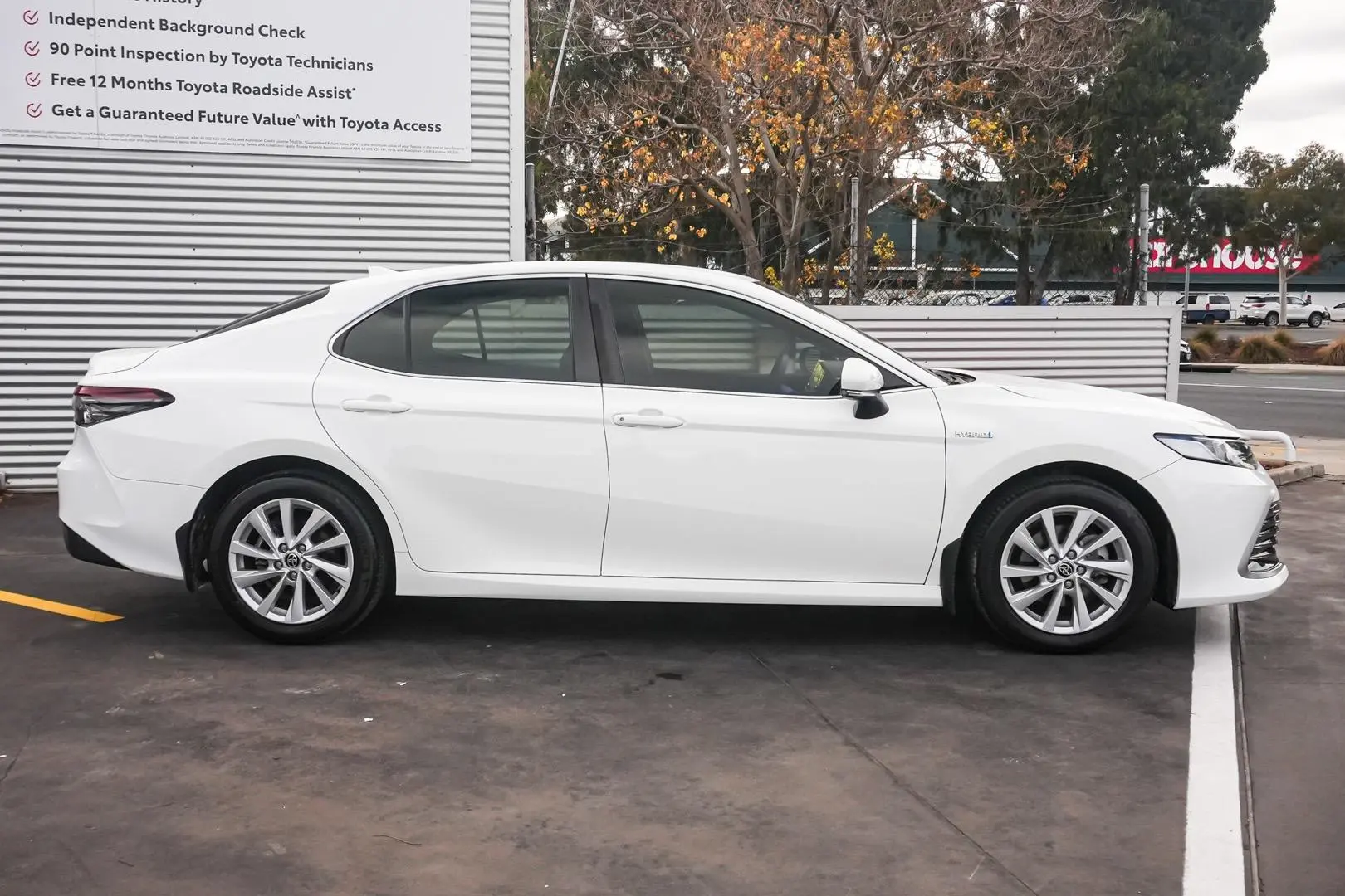 2021 Toyota Camry Gallery Image 3