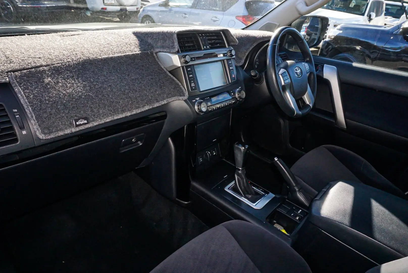 2016 Toyota Landcruiser Prado Gallery Image 10