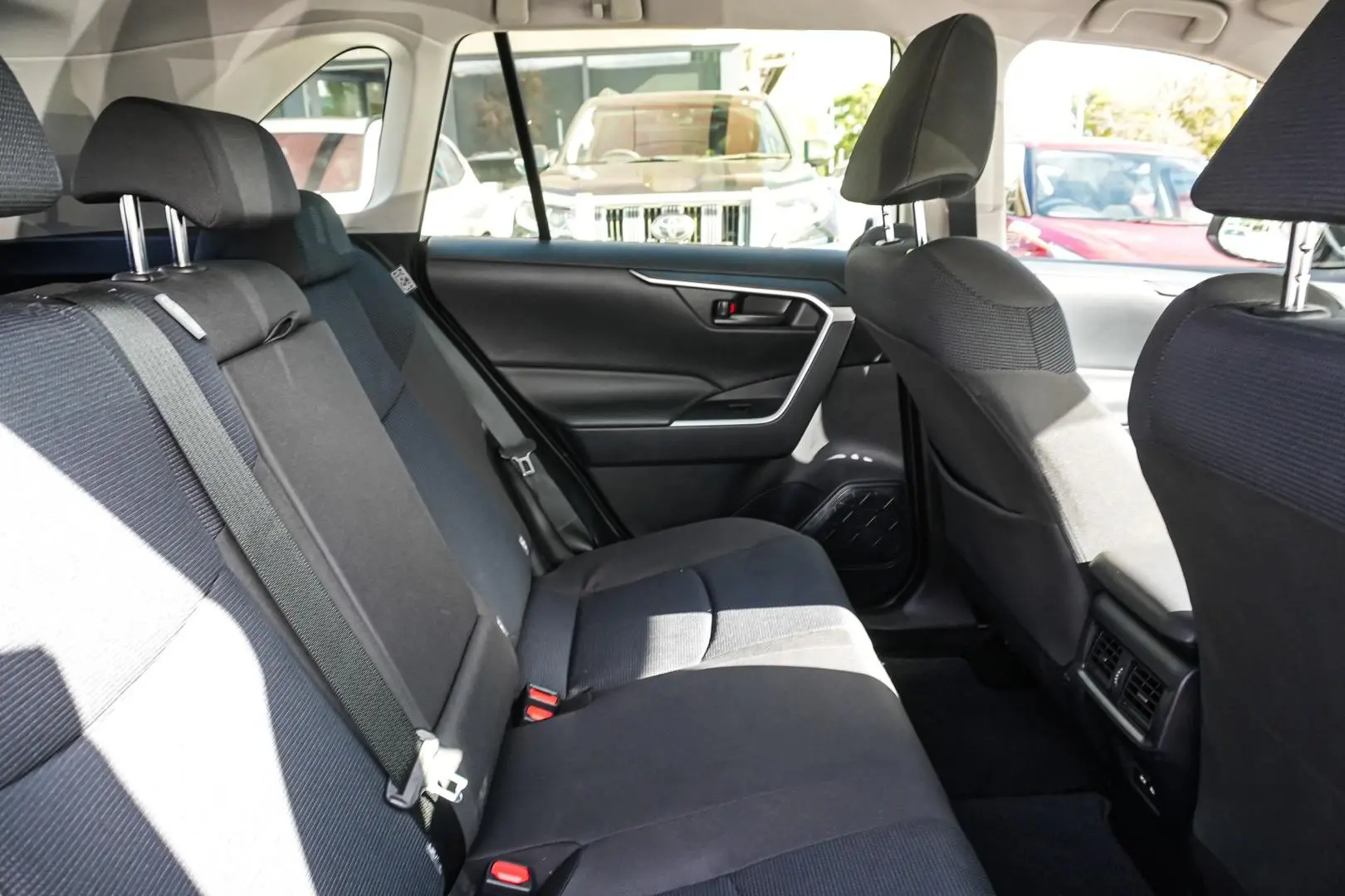 2022 Toyota RAV4 Gallery Image 8