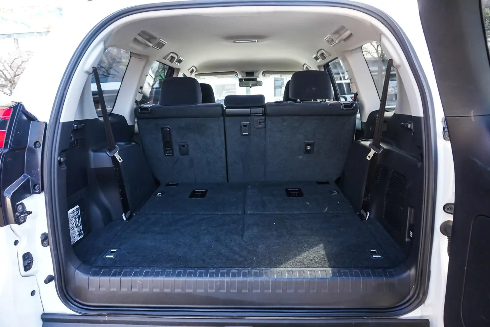 2021 Toyota Landcruiser Prado Gallery Image 11