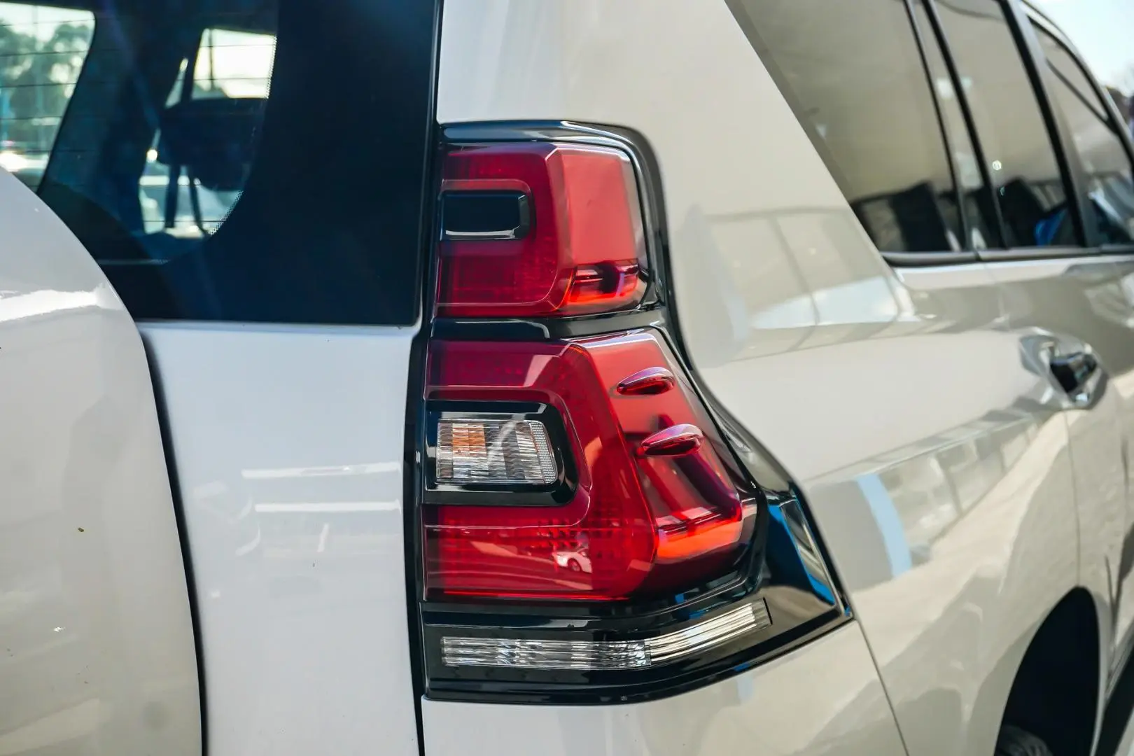 2020 Toyota Landcruiser Prado Gallery Image 14