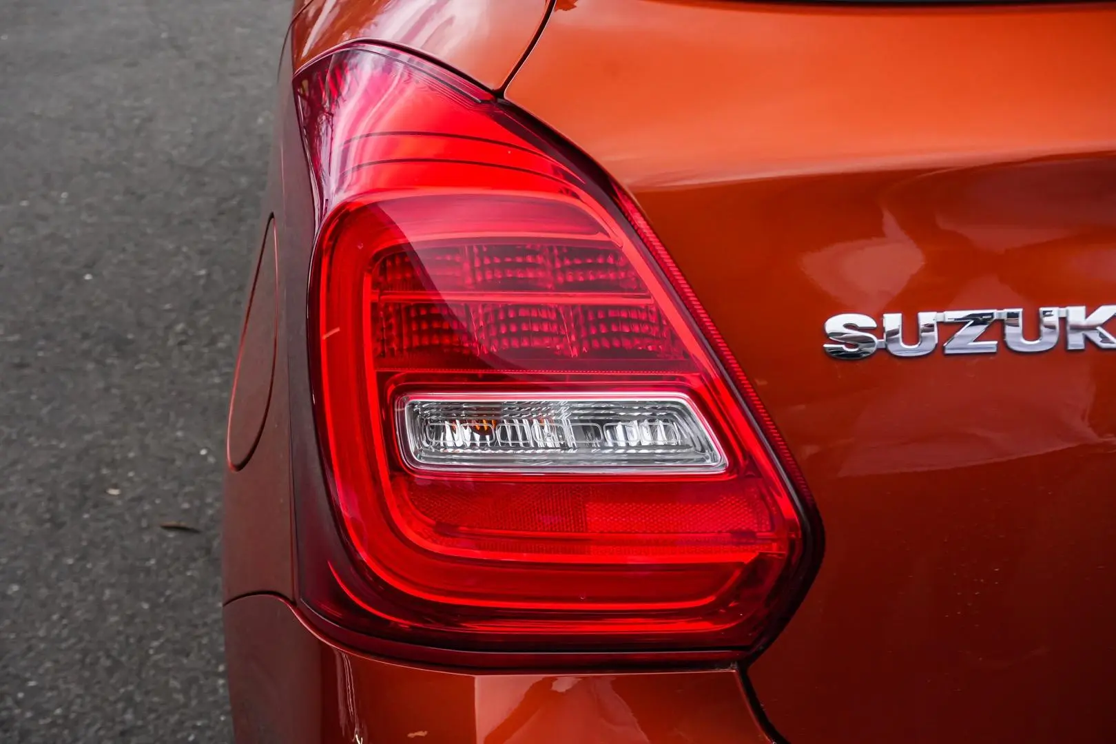 2020 Suzuki Swift Gallery Image 13