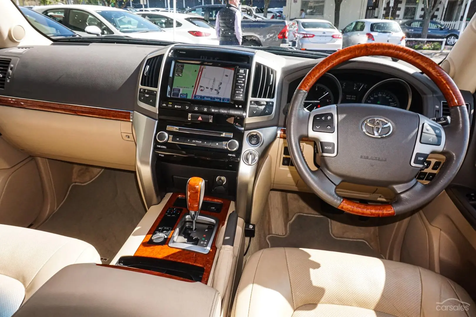 2012 Toyota Landcruiser Image 9