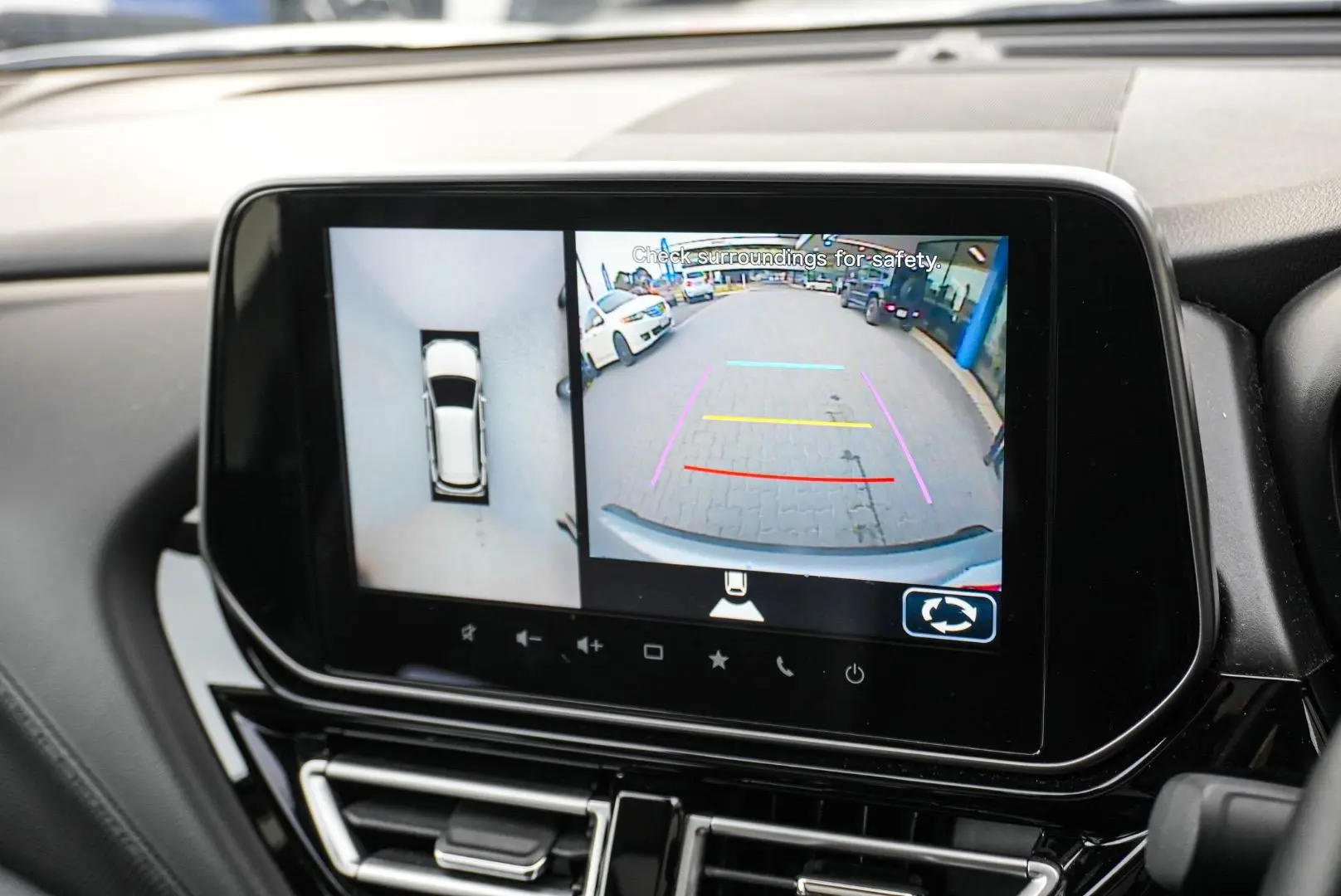 2023 Suzuki S-Cross Gallery Image 21