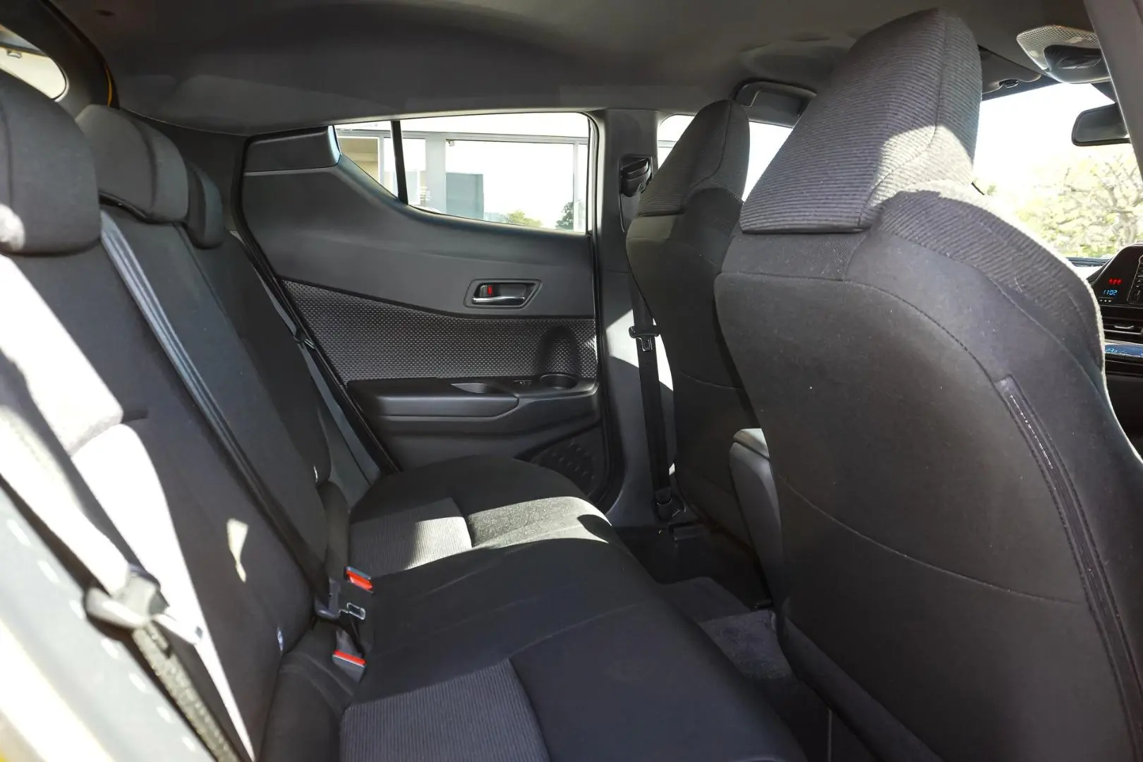 2018 Toyota C-HR Gallery Image 8