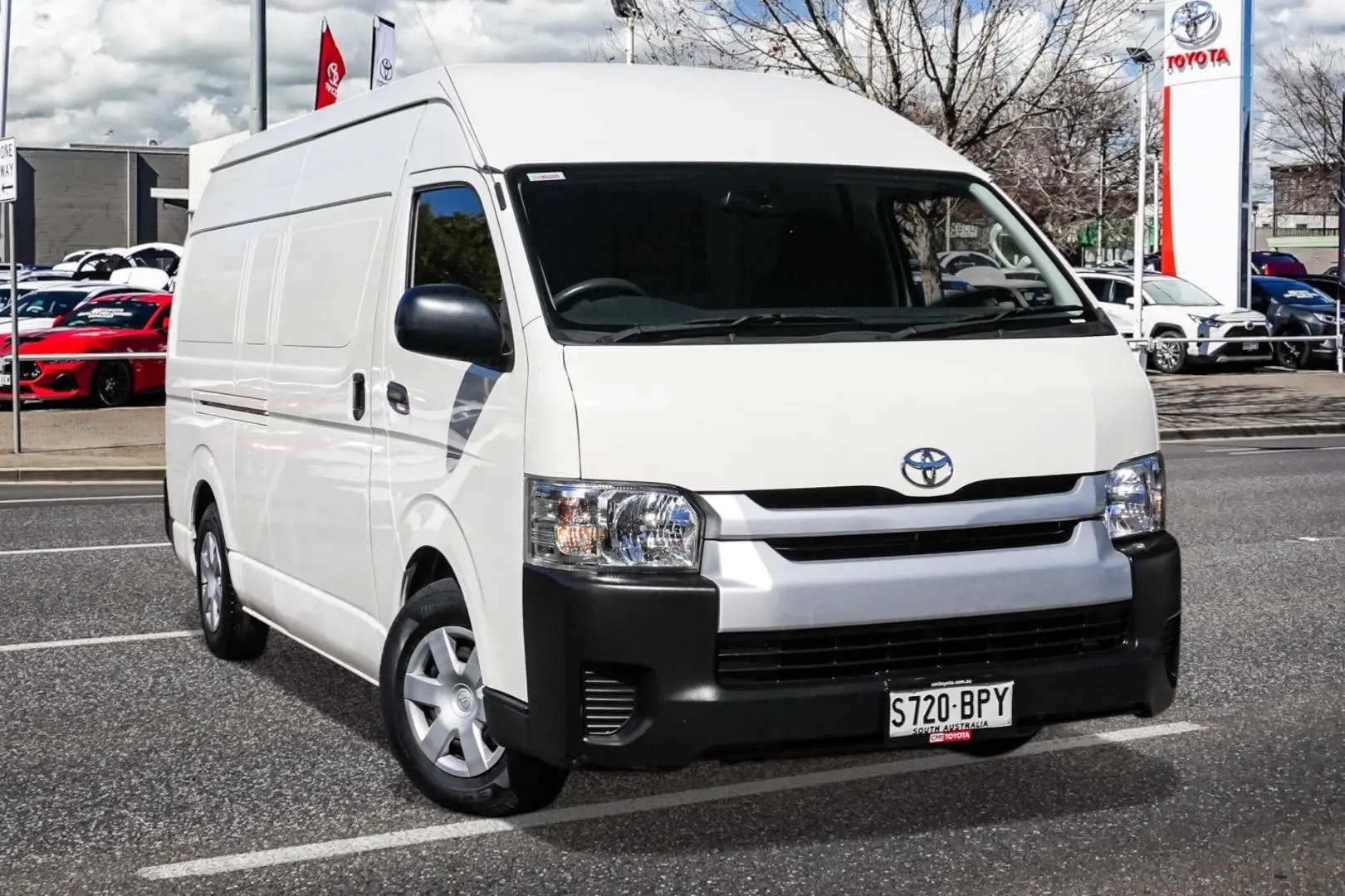 2017 Toyota Hiace Gallery Image 1