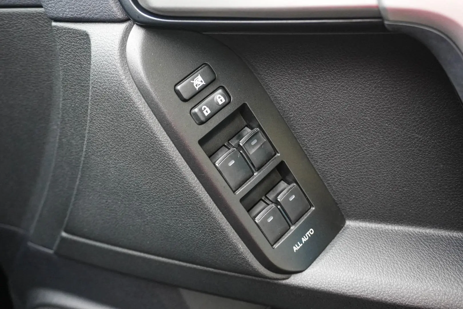 2021 Toyota Landcruiser Prado Gallery Image 16