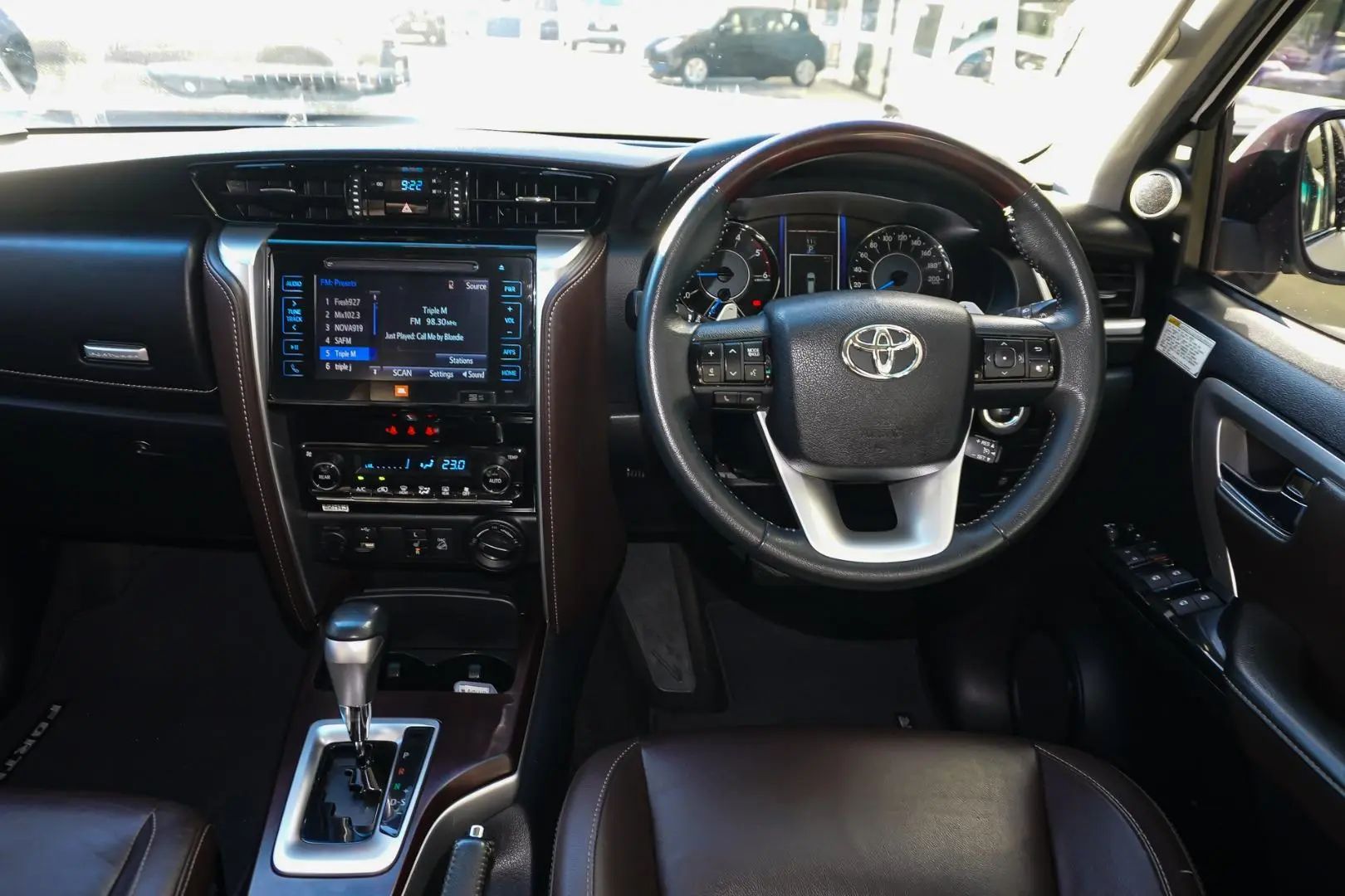 2017 Toyota Fortuner Gallery Image 9