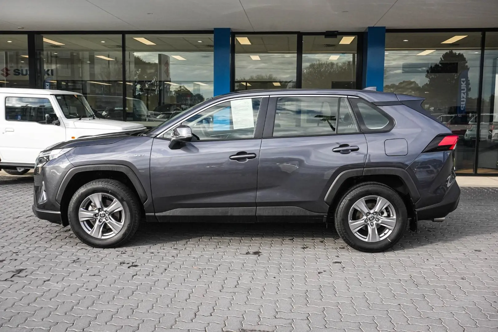 2025 Toyota RAV4 Gallery Image 4