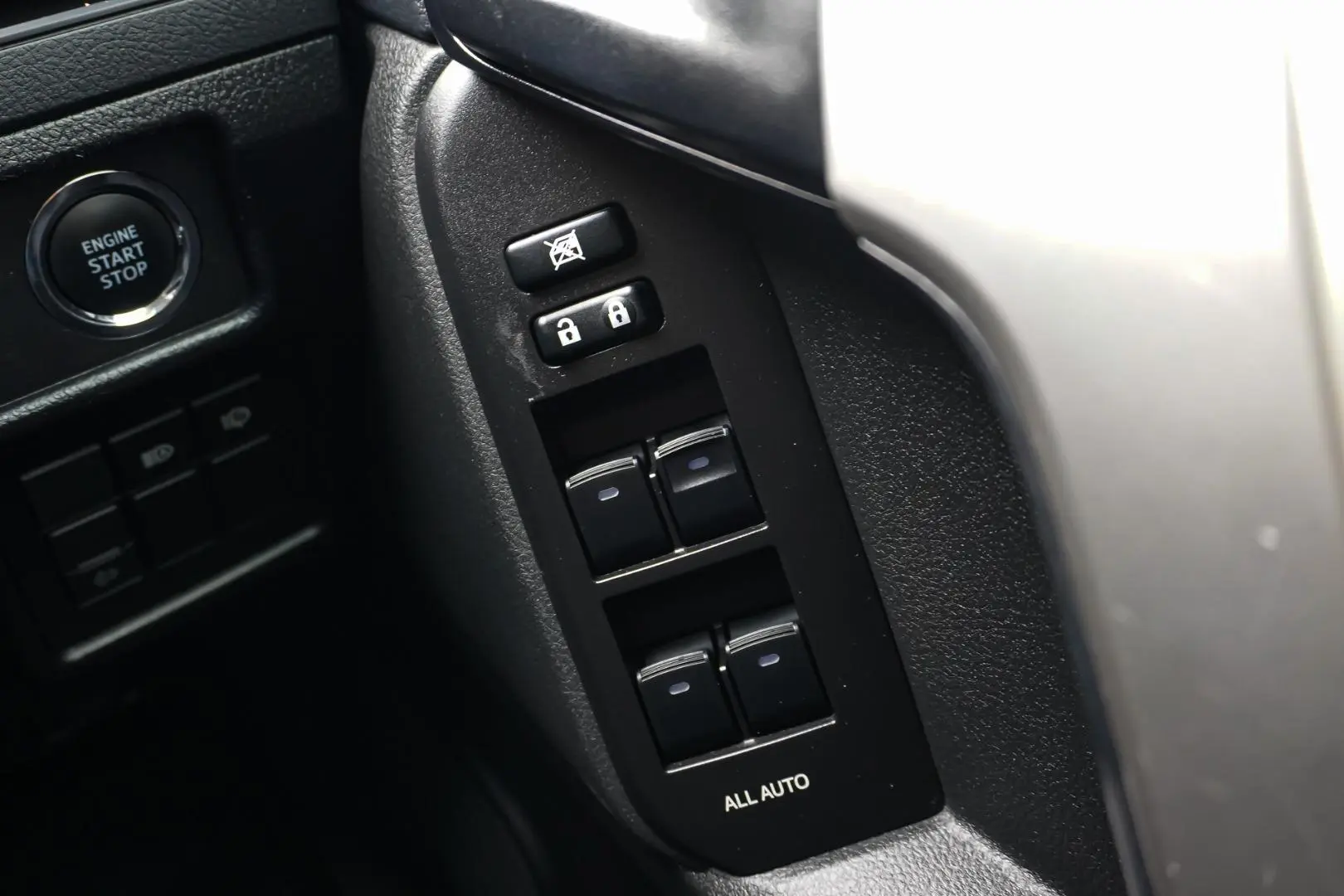 2021 Toyota Landcruiser Prado Gallery Image 21