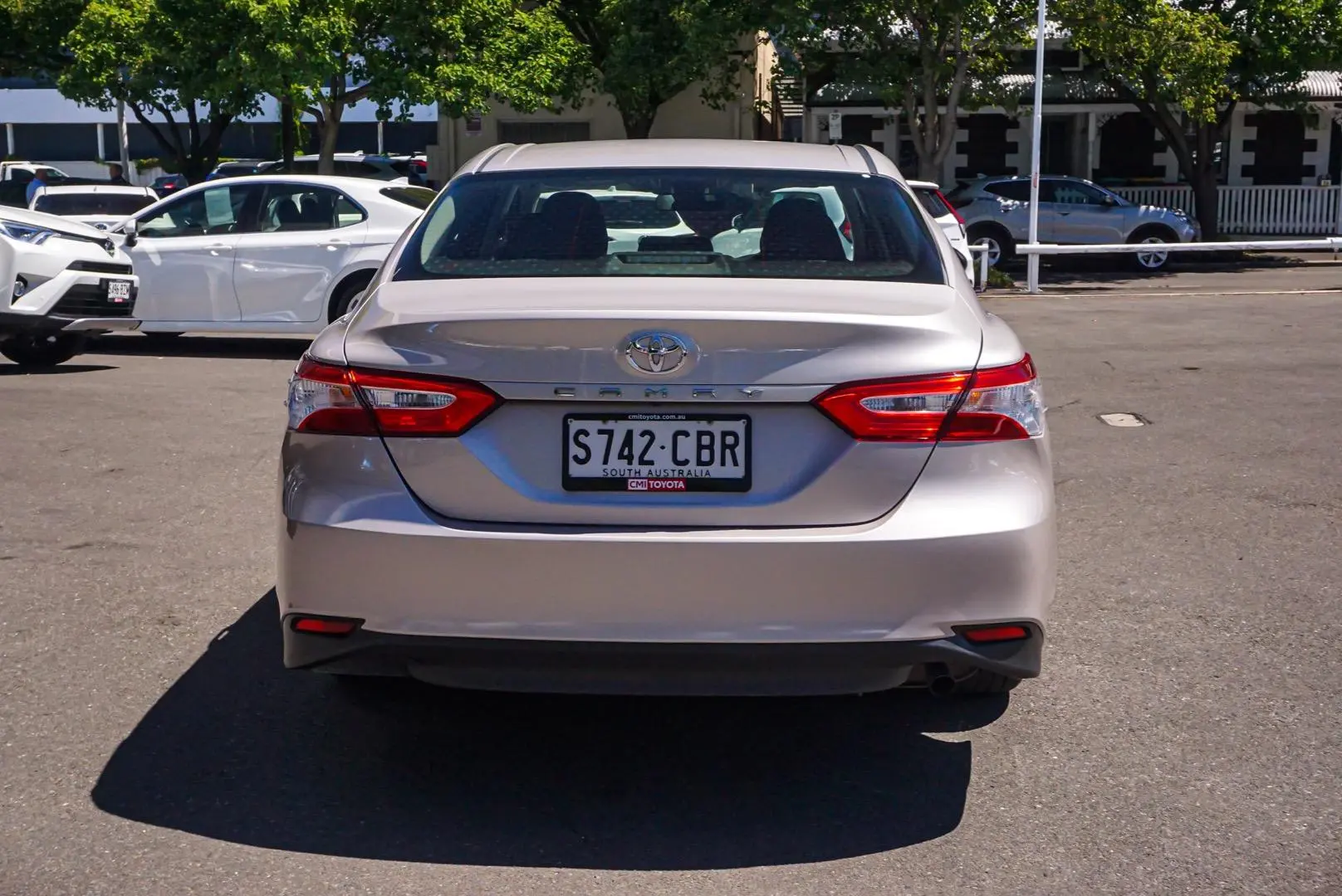 2019 Toyota Camry Gallery Image 5