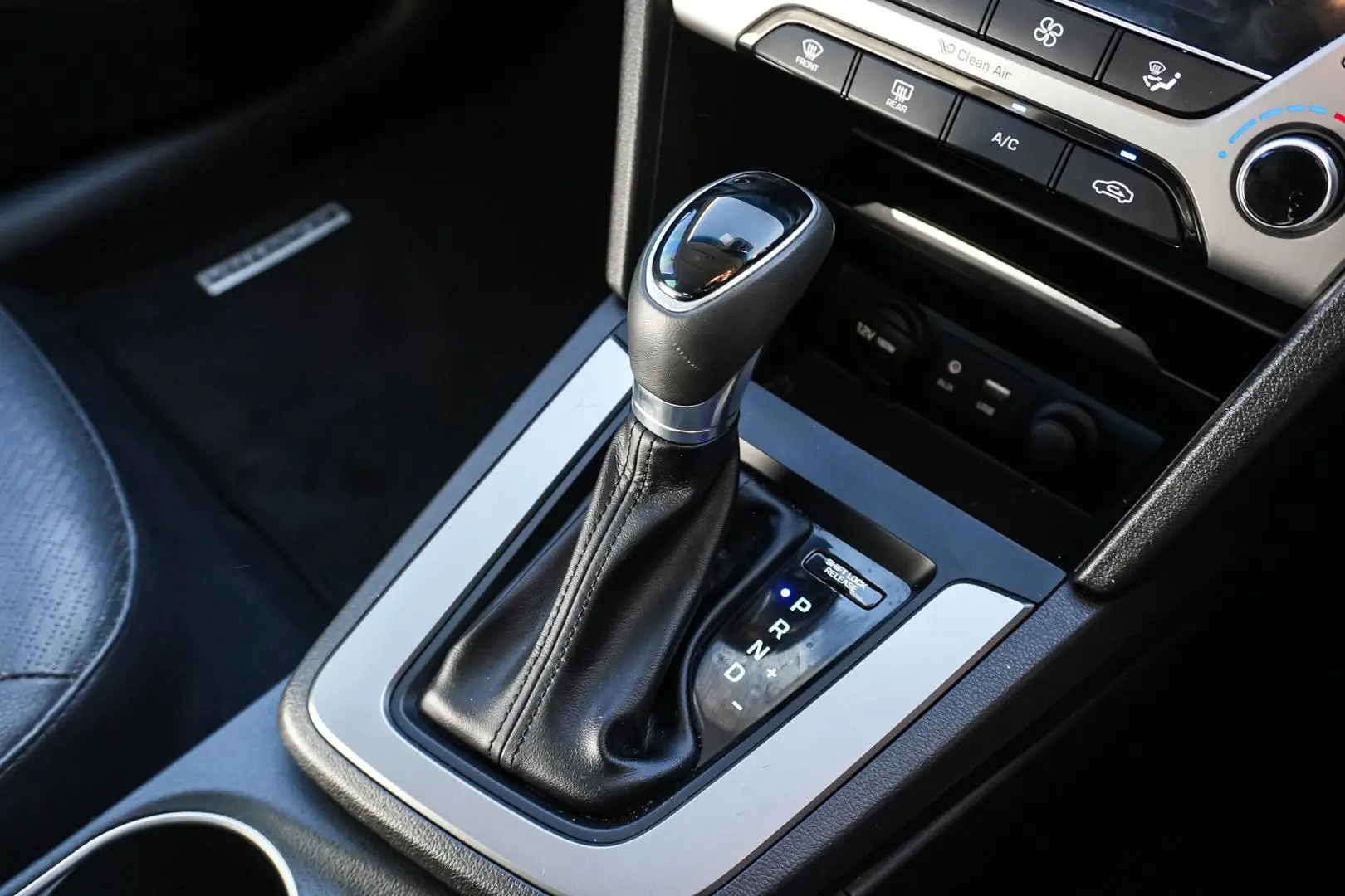 2016 Hyundai Elantra Gallery Image 18