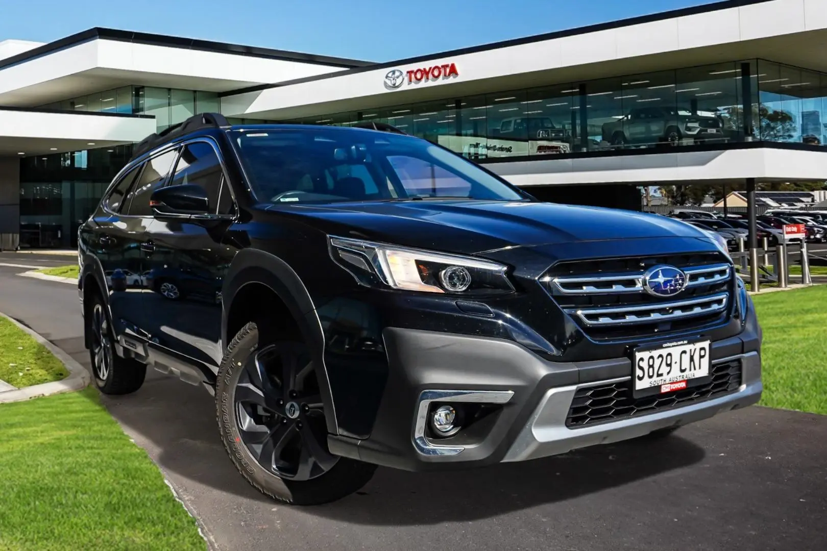2021 Subaru Outback Gallery Image 1