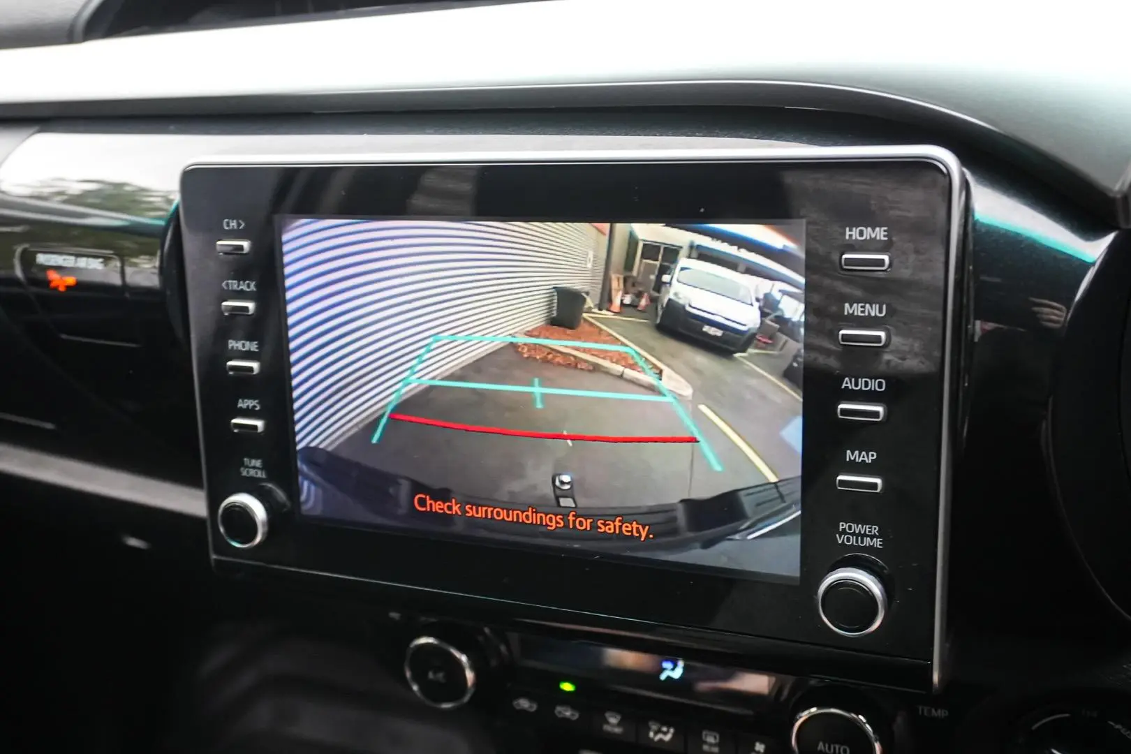 2021 Toyota Hilux Gallery Image 21